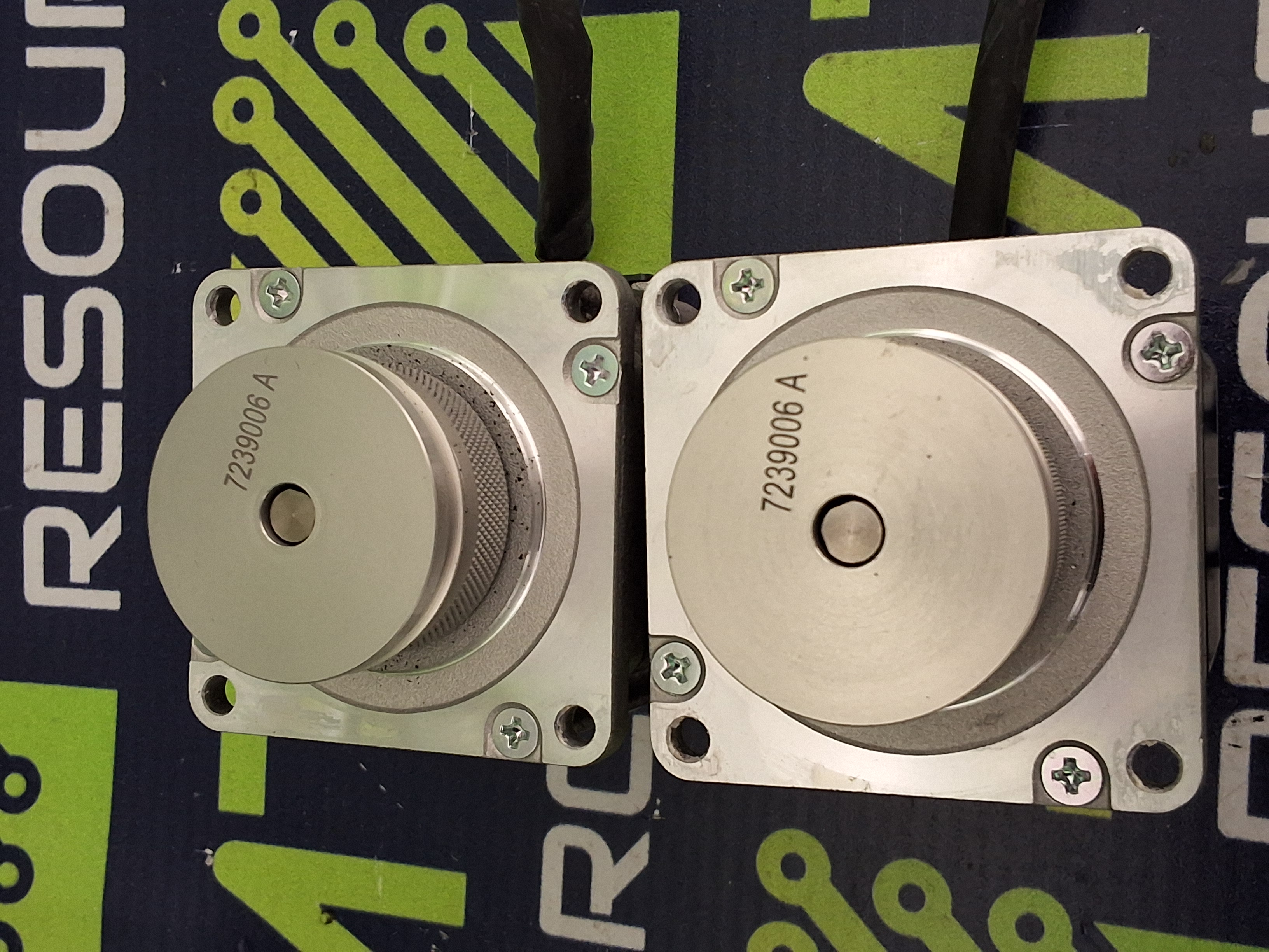 Used SHINANO KENSHI CO. 7263550 STEP MOTOR STP-59D3187 225182G WITH 7239006 A GEARHEAD