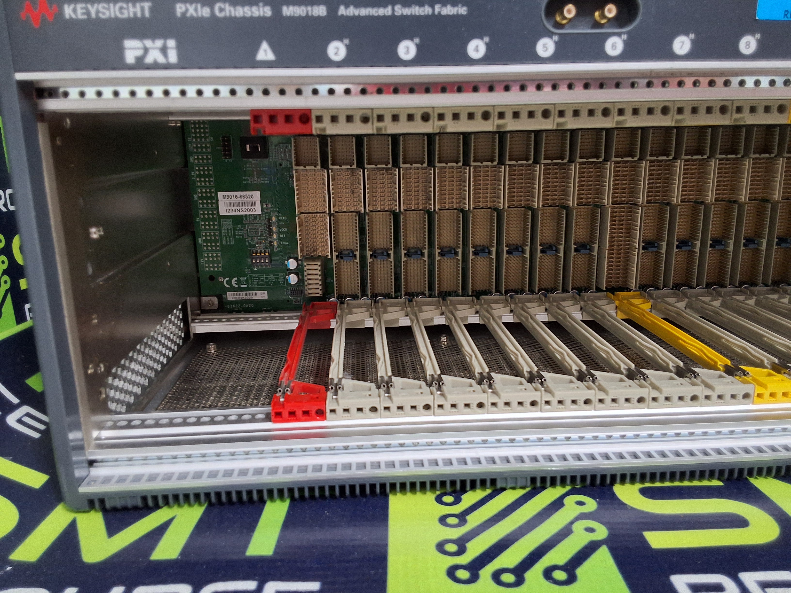 Used KEYSIGHT PXIe CHASSIS M9018B ADVANCED SWITCH FABRIC 18-SLOT 220/240V 1300W