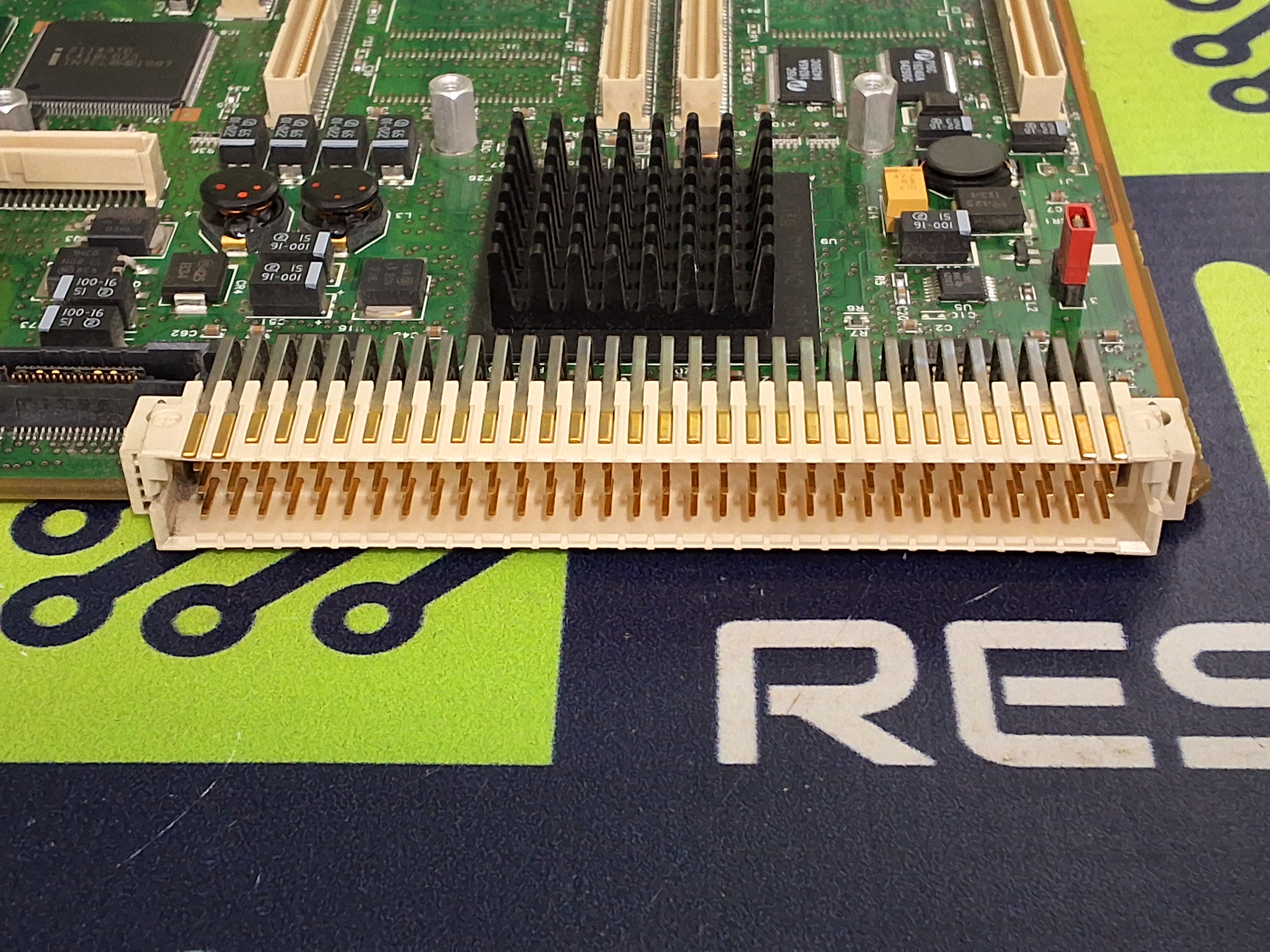 Used MOTOROLA MCOS 84-W8403F01D ETHERNET VMEbus CIRCUIT CARD 01-W3403F03J