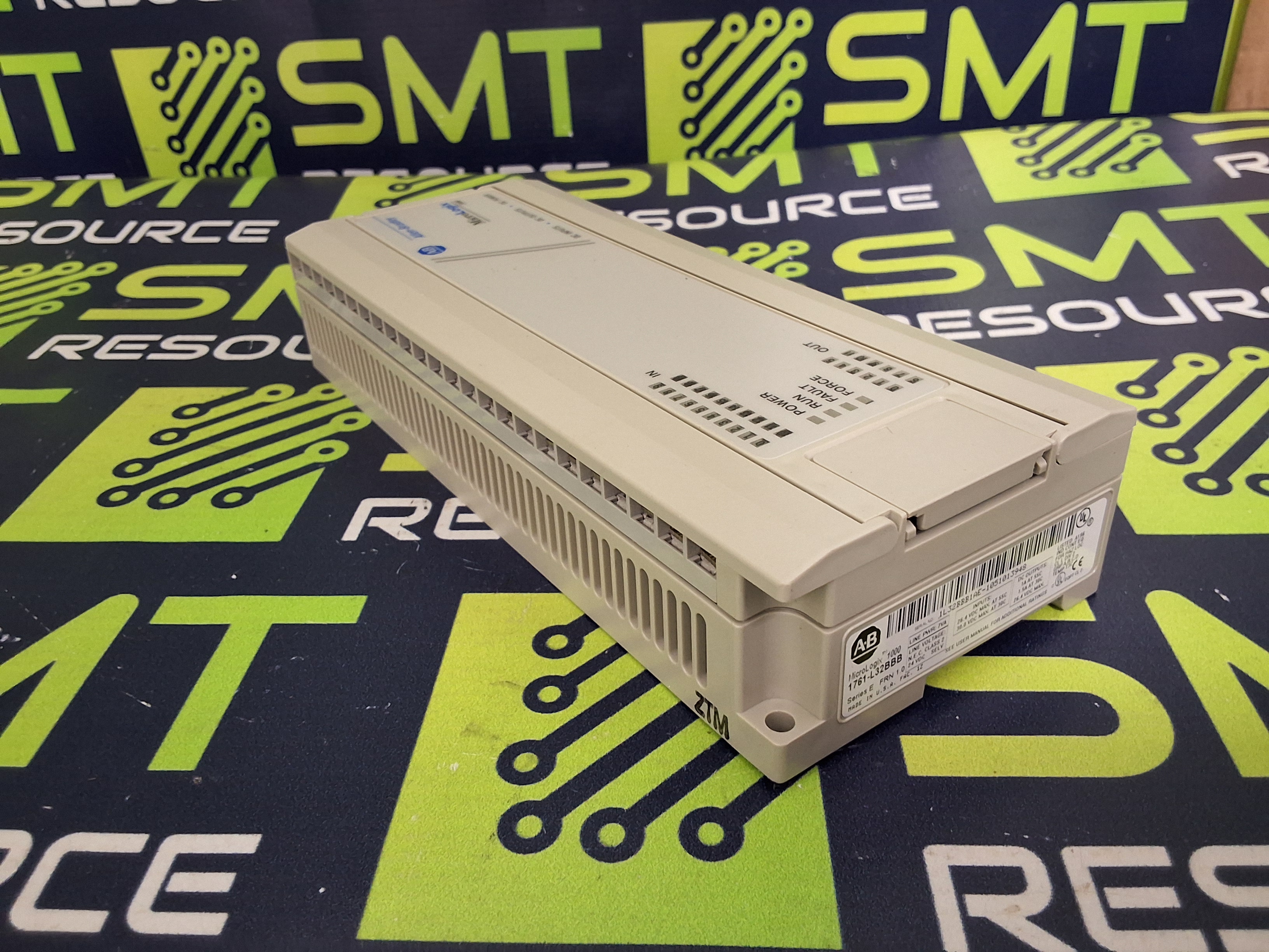 Used ALLEN-BRADLEY 1761-L32BBB MICROLOGIX 1000 PLC CONTROLLER