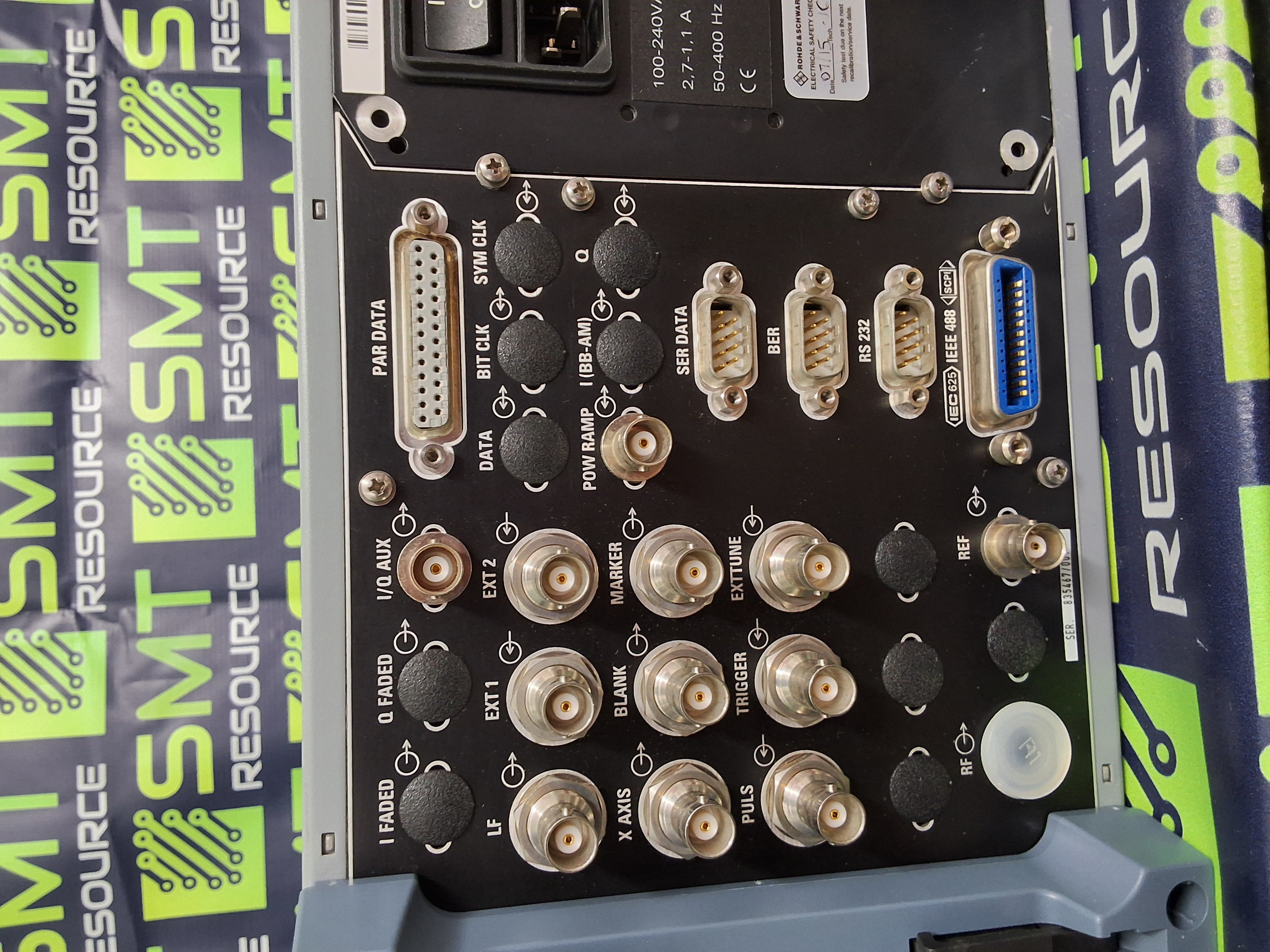 Used ROHDE & SCHWARZ SMIQ03B SIGNAL GENERATOR 300kHz 303GHz