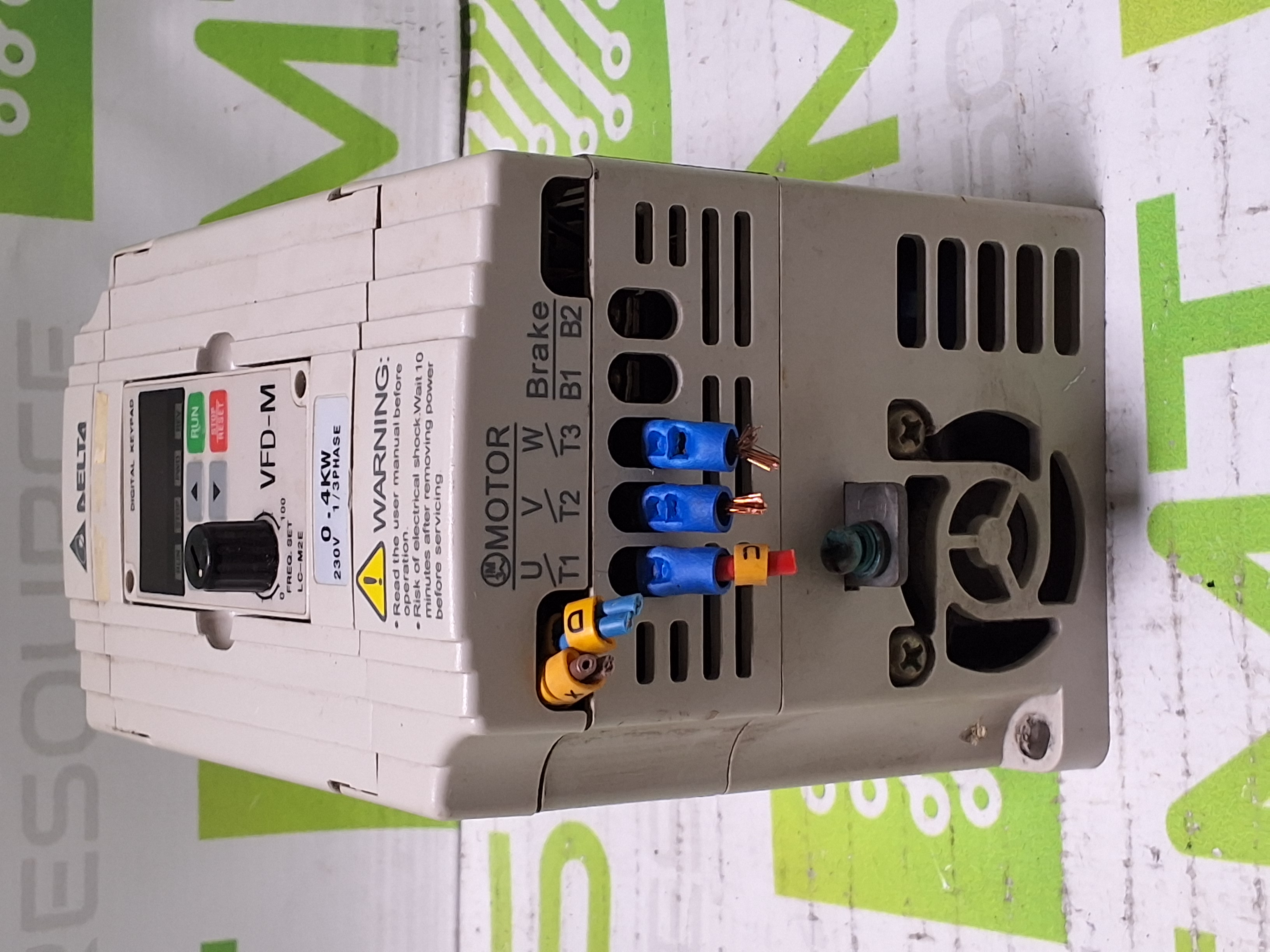 Used DELTA VFD-M VFD004M21A VARIABLE FREQUENCY DRIVE 3 PHASE MOTOR CONTROL