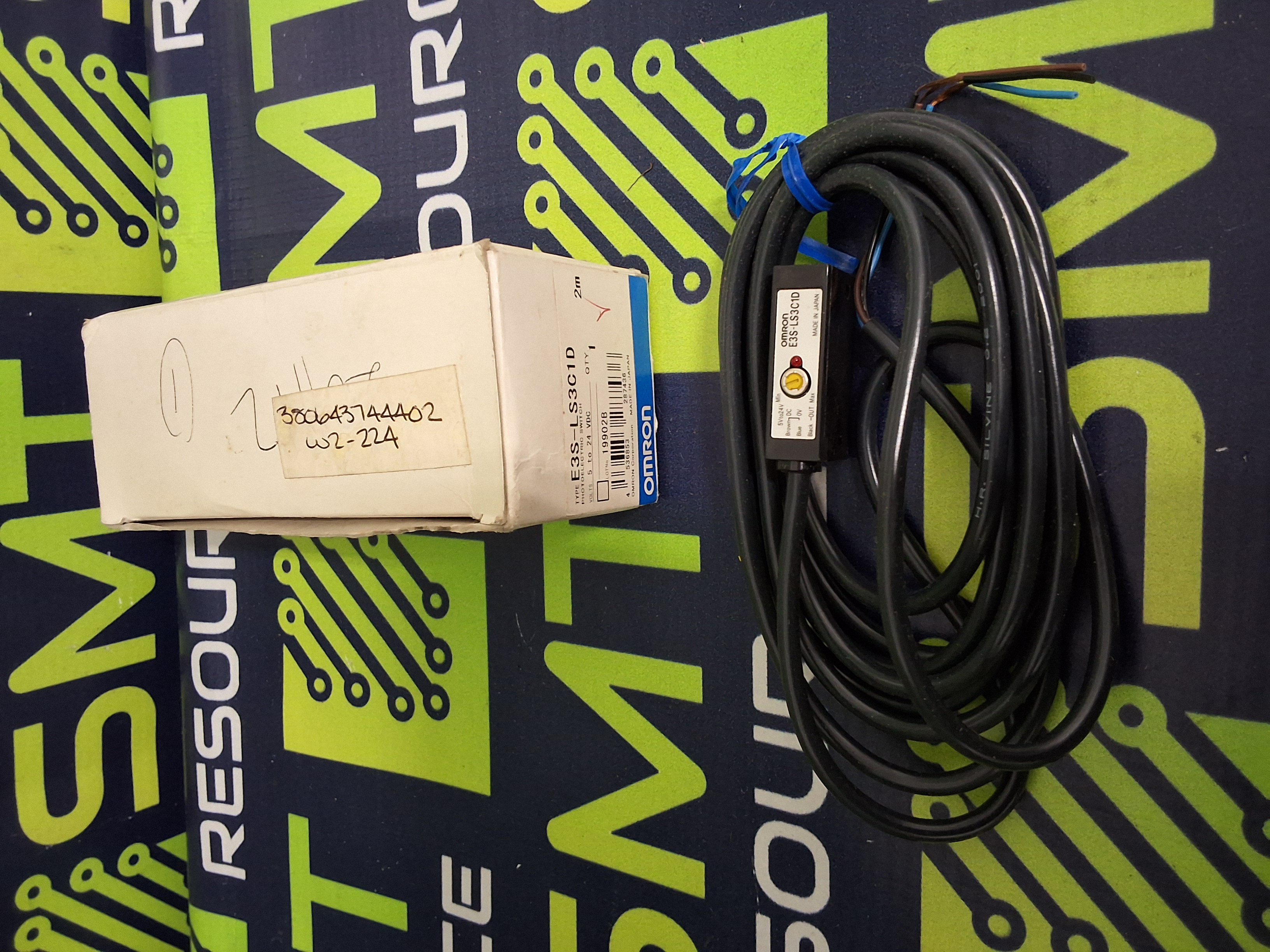 OMRON E3S-LS3C1D REFLECTIVE PHOTOELECTRIC SENSOR 5VDC - 24VDC - BRAND NEW