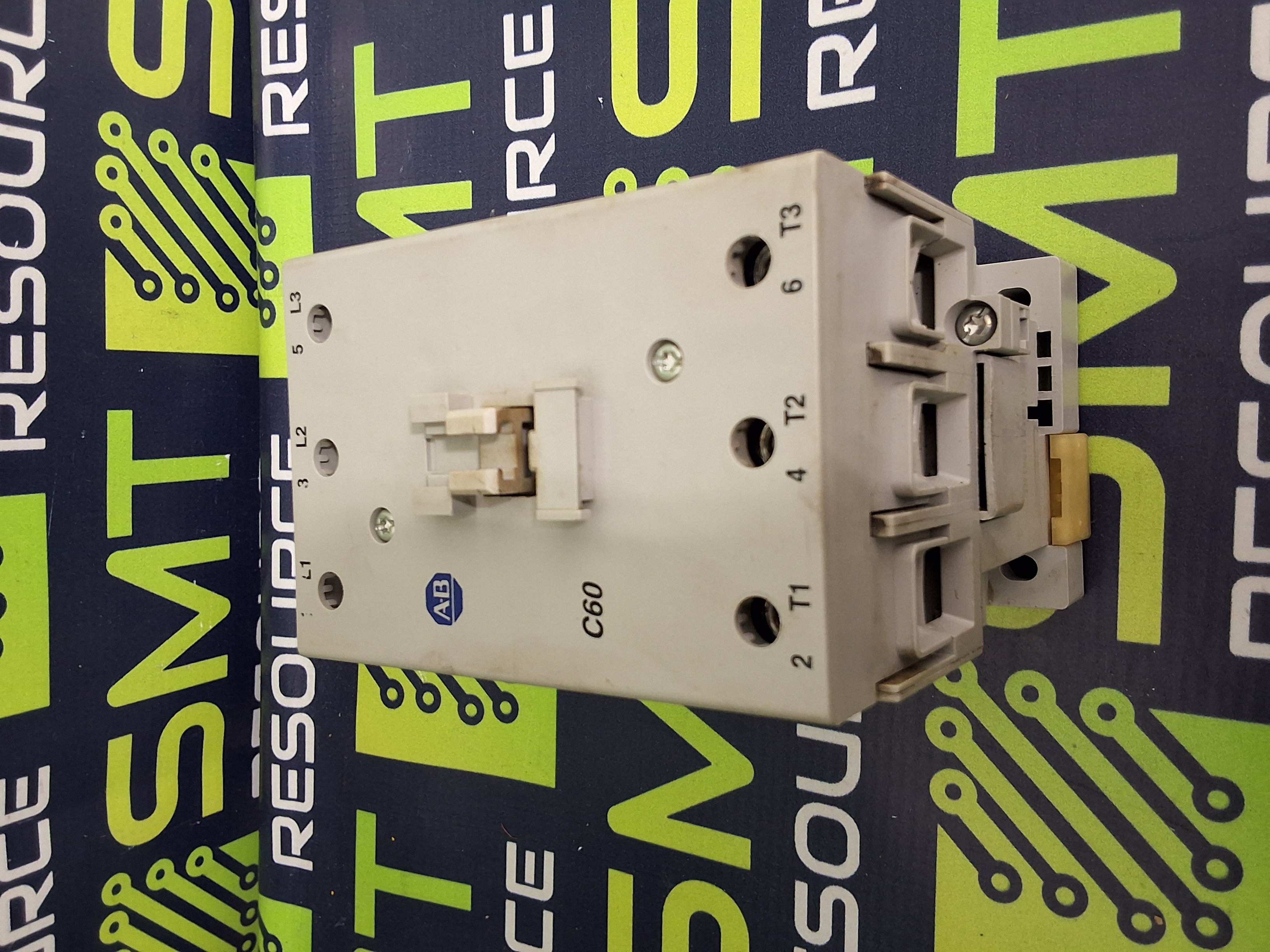 Used ALLEN-BRADLEY 100-C60*00 MAGNETIC CONTACTOR 3-POLE 690V 100A 600VAC