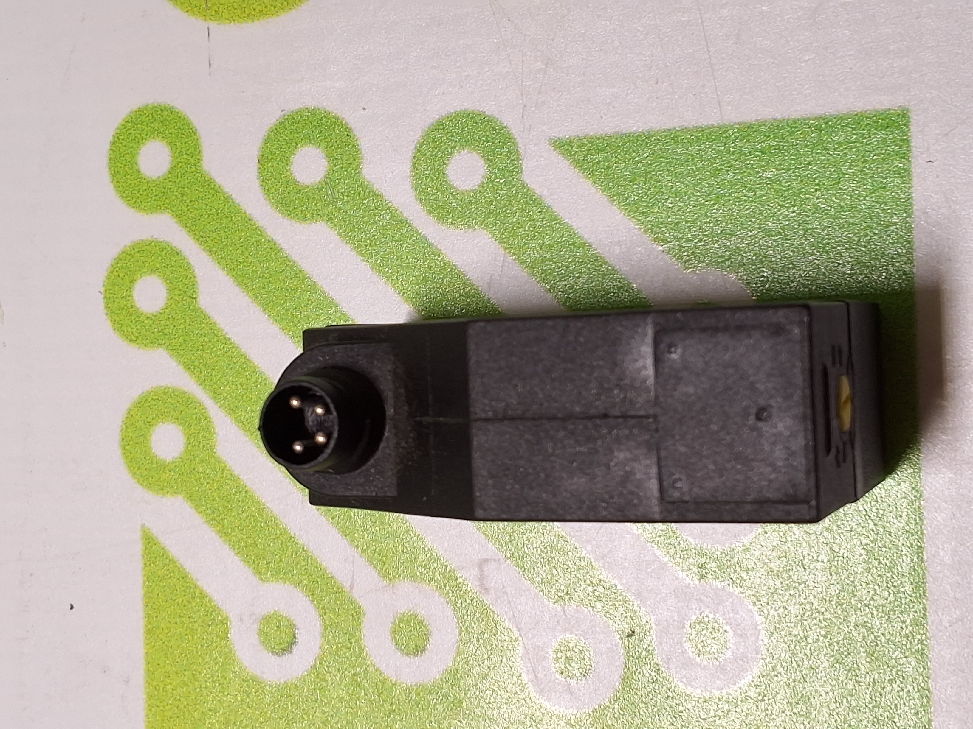 Used BAUMER CH-8501 FHDK 14N5101/S35A DIFFUSE PHOTOELECTRIC SENSOR