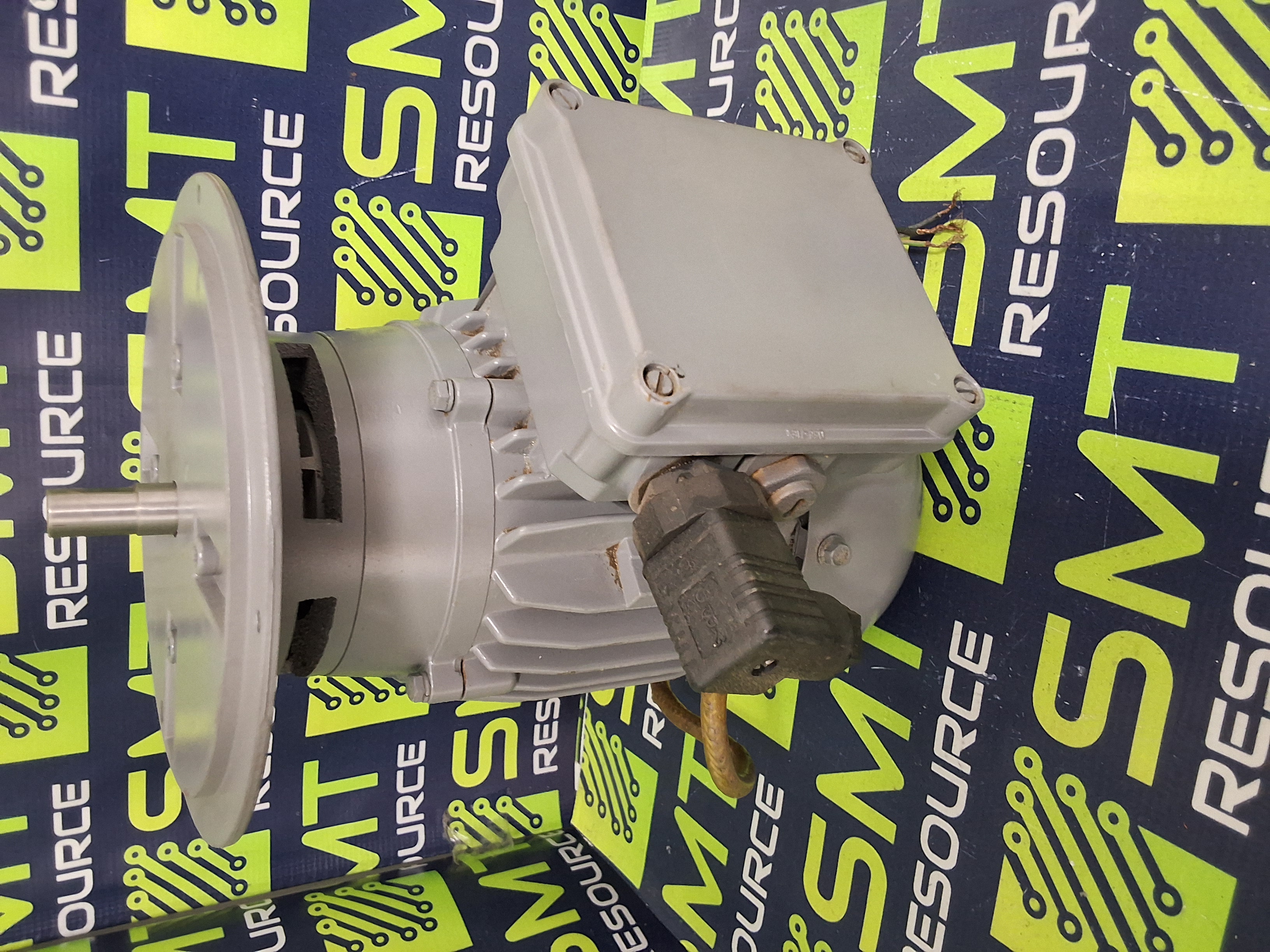 Used ELEKTROR D060/M/S472/S484 RADIAL LOW PRESSURE 3-PHASE ELECTRIC BLOWER MOTOR 230/400 VAC 0.66kW 50Hz 2785RPM