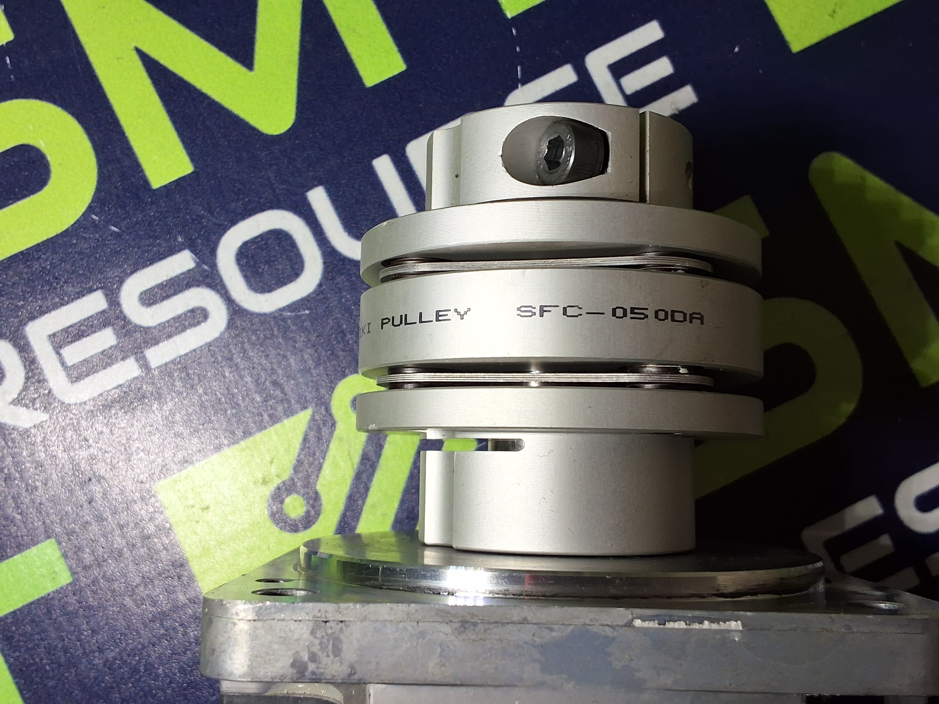 Used MITSUBISHI HC-MFS73 AC SERVO MOTOR 750W WITH MIKI PULLEY SFC-050DA