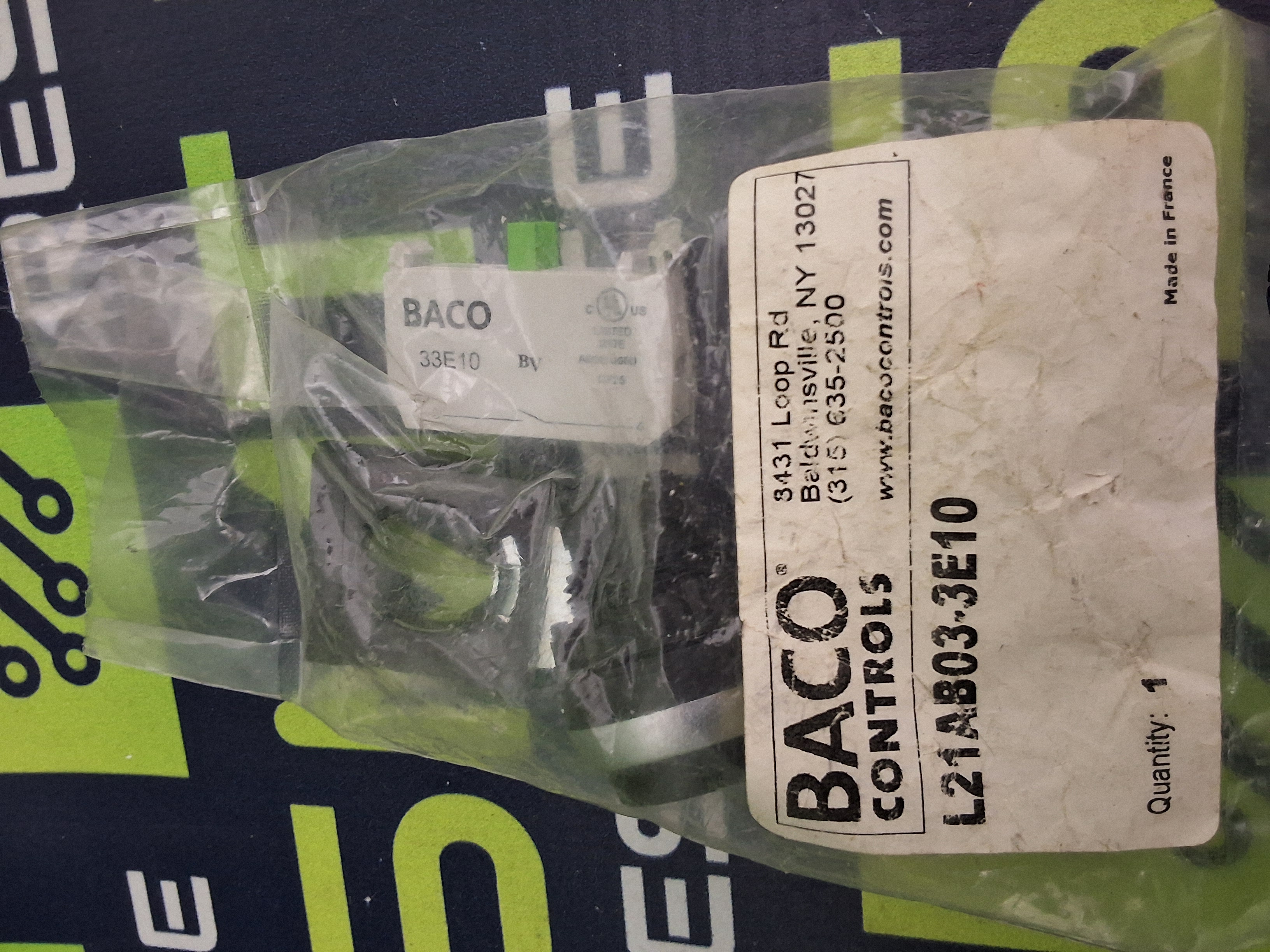BACO CONTROLS L21AB03-3E10 22mm MOMENTARY PUSHBUTTON SWITCH - BRAND NEW