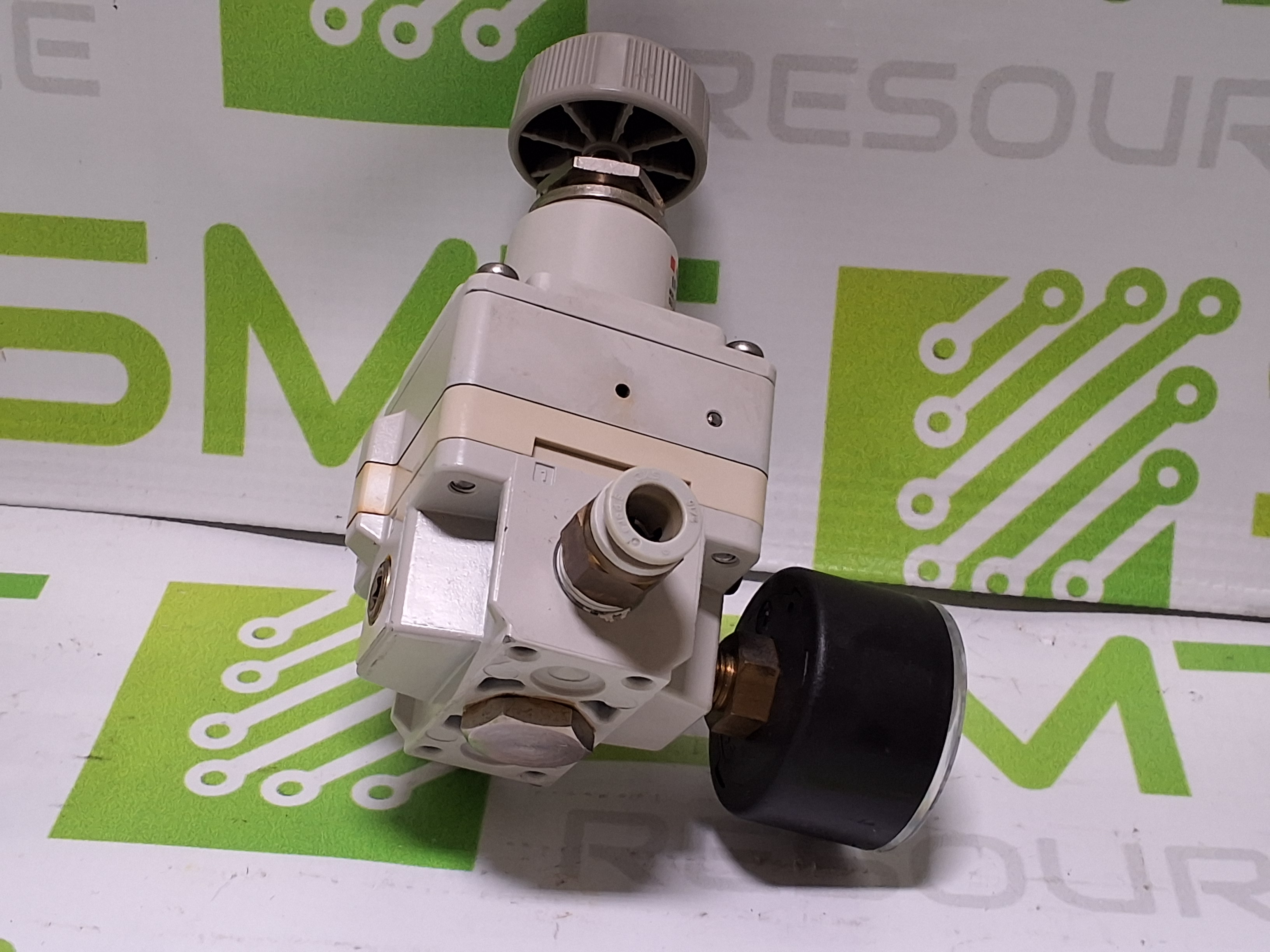 Used SMC IR2010-02 PRECISION REGULATOR