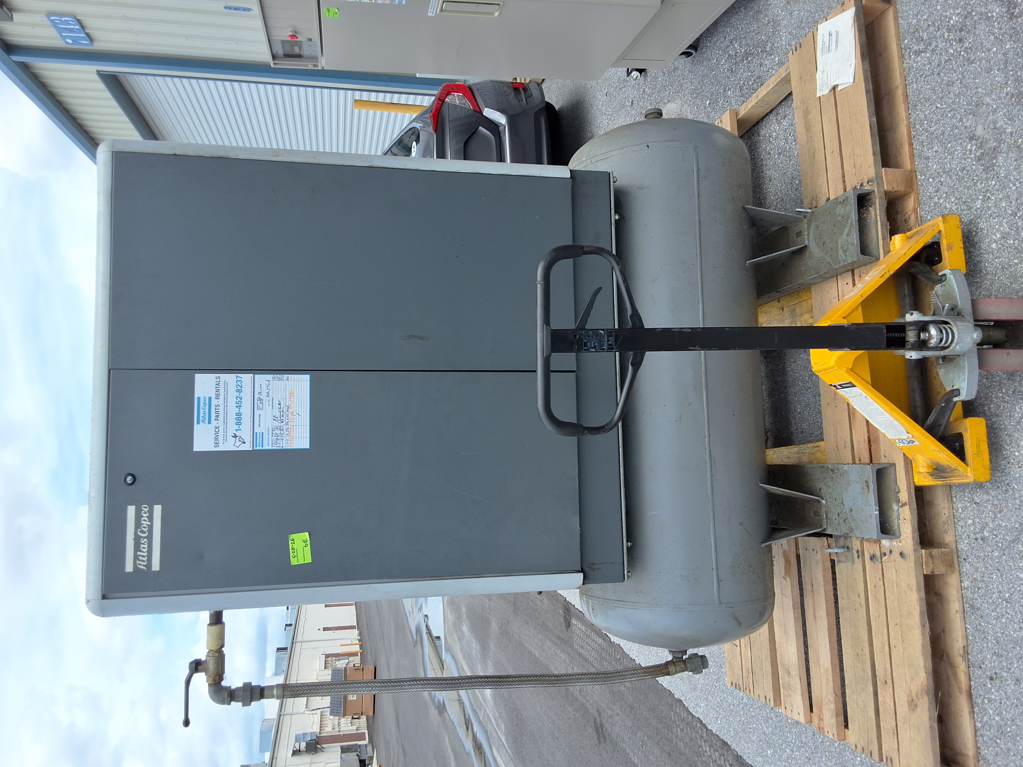 Used ATLAS COPCO GA30C FF WORKPLACE AIR SYSTEM 40HP (30kW) INDUSTRIAL ROTARY SCREW AIR COMPRESSOR WITH BUILT-IN REFRIGERANT AIR DRYER