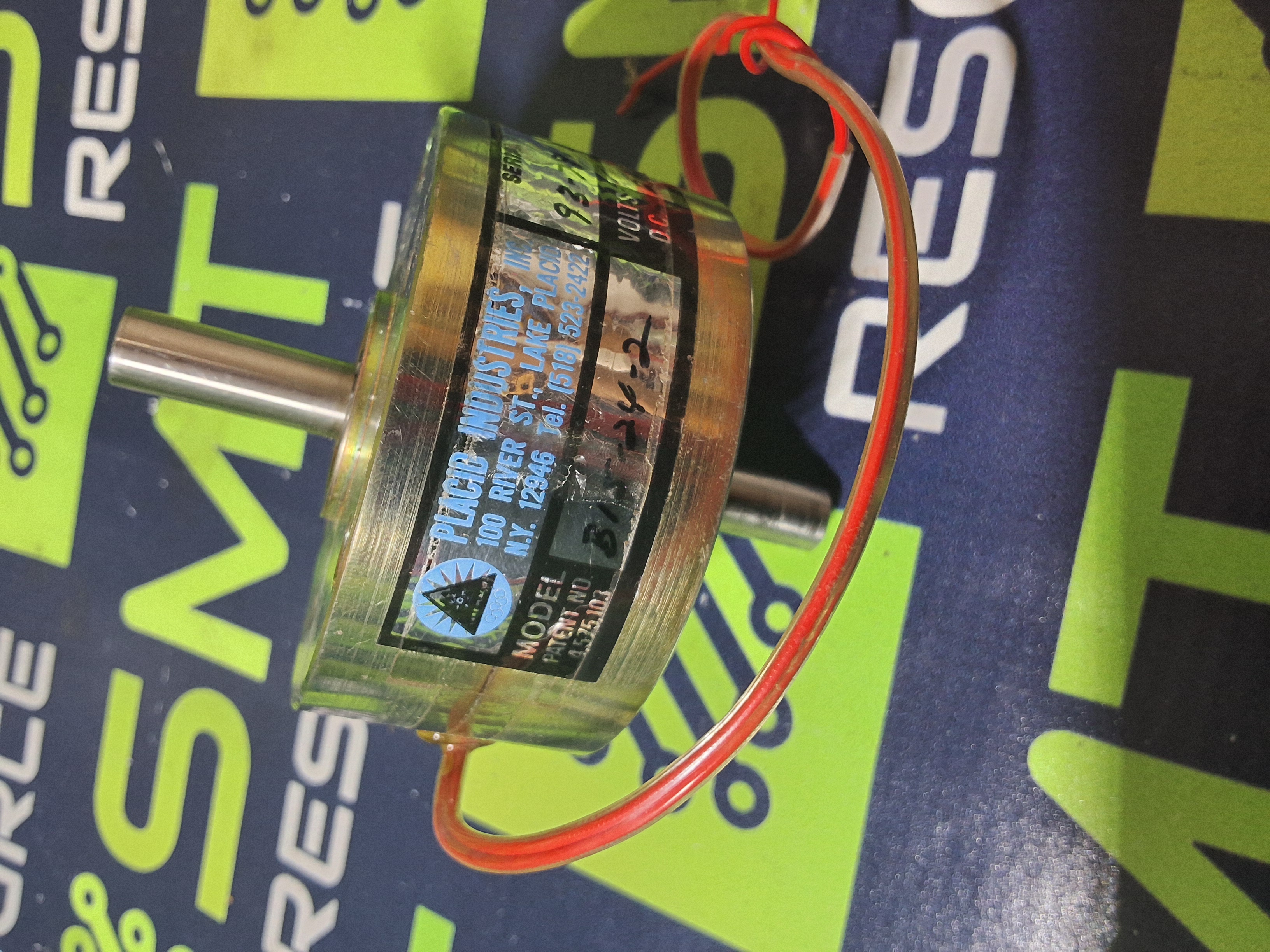 Used PLACID INDUSTRIES B15-24-2 MAGNETIC PARTICLE BRAKE DOUBLE-SIDED SHAFT 24VDC COIL