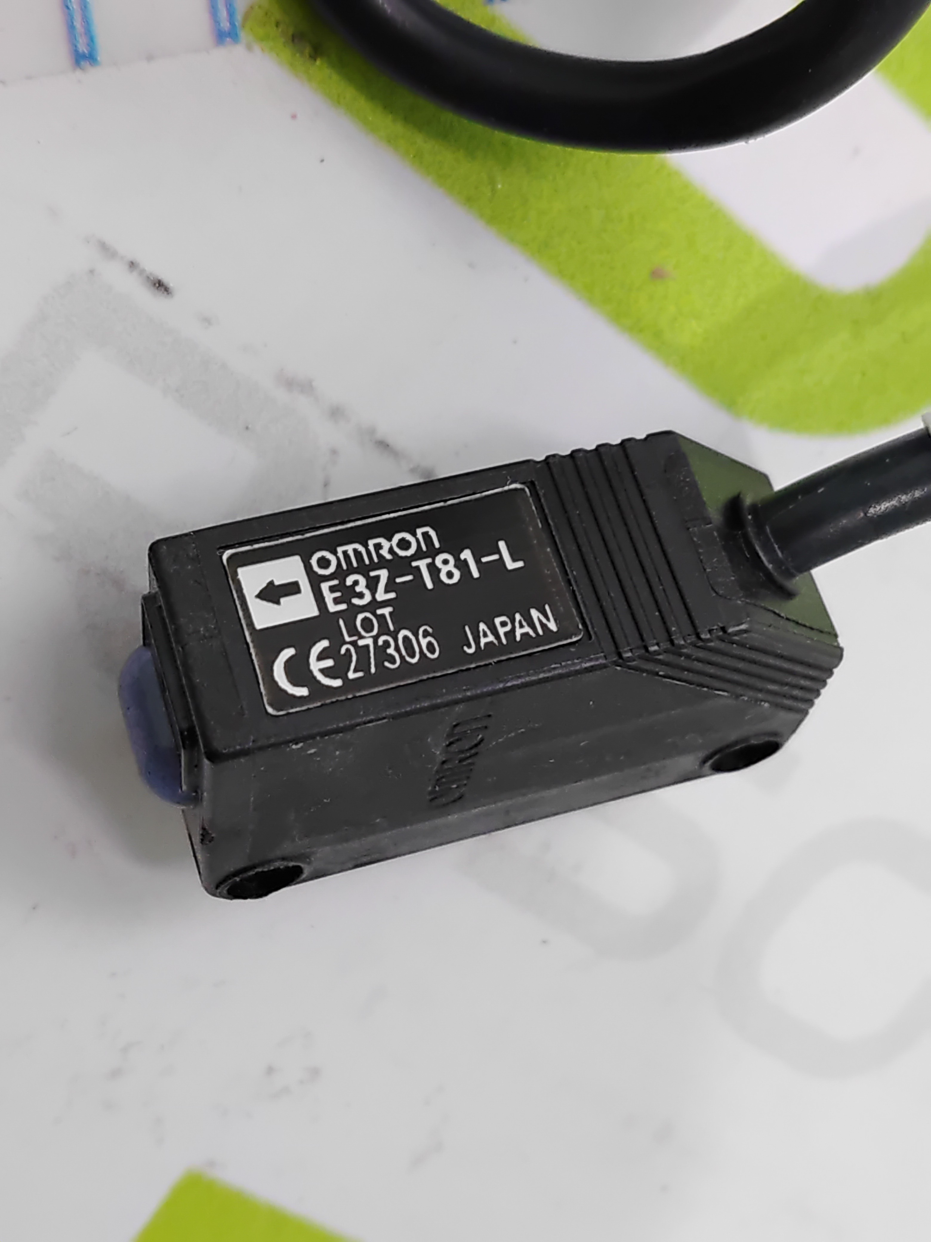 Used OMRON E3Z-T81-L AND E3Z-T81-D PHOTOELECTRIC SENSOR