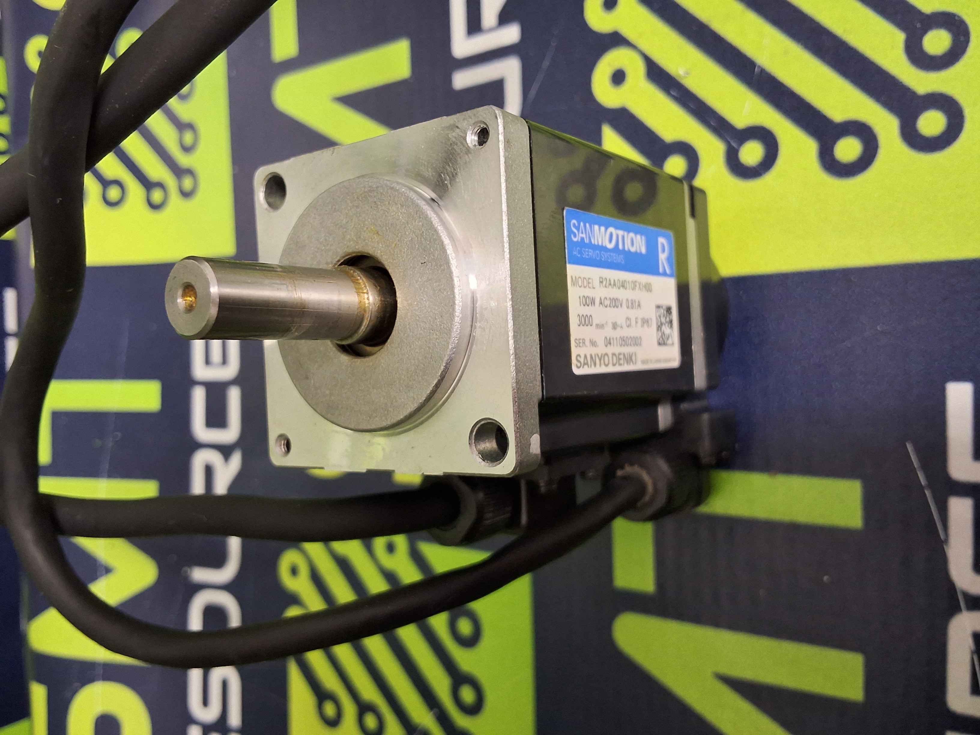 Used SANYO DENKI SanMotion R2AA04010FXH00 AC SERVO MOTOR 100W 200V AC