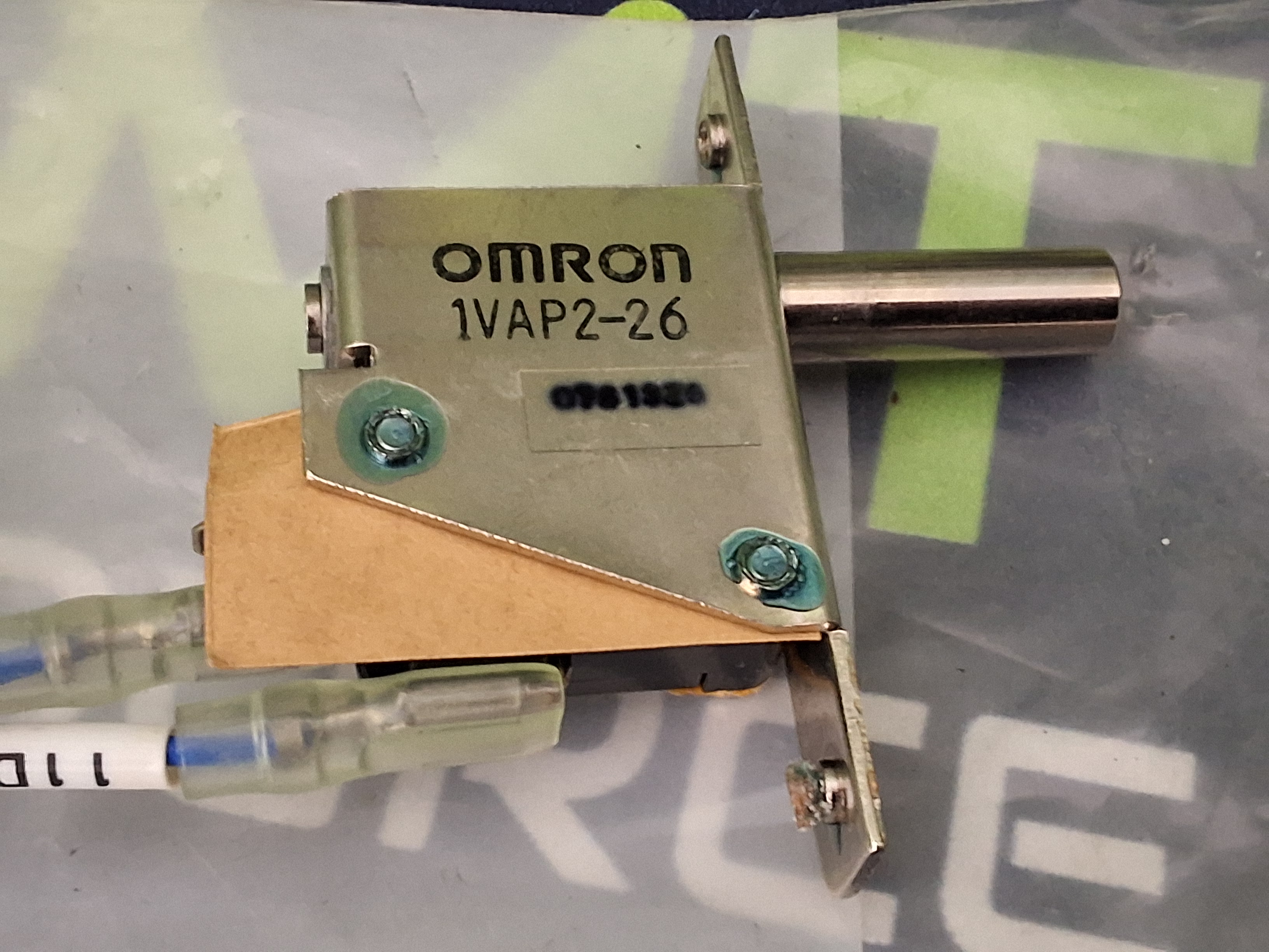 Used OMRON 1VAP2-26 INDUSTRIAL DOOR SWITCH / SNAP-ACTION LIMIT SWITCH VAL12