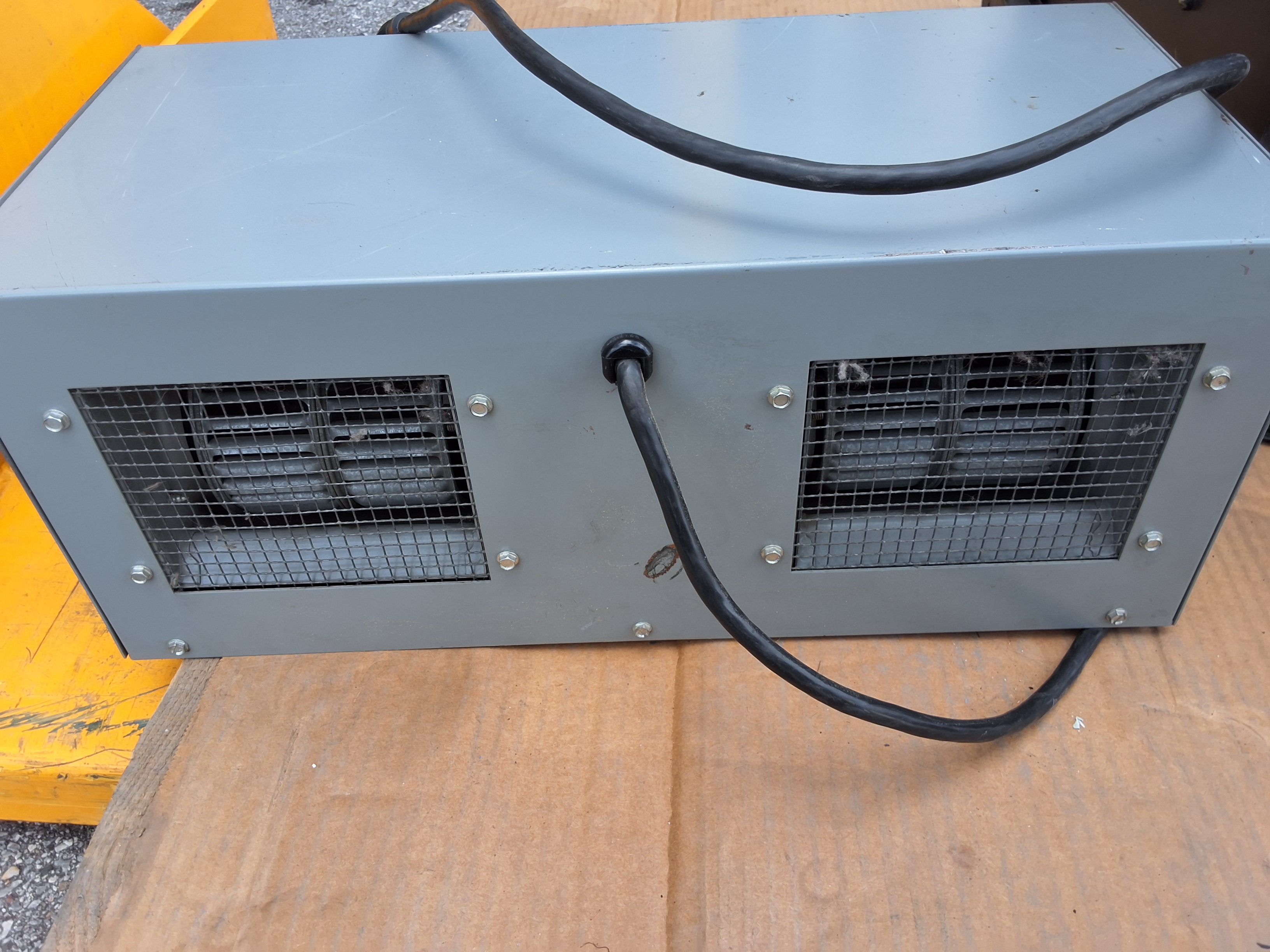 Used KOOLTRONIC KPL729B RECESSED TWIN PACKAGED BLOWER 115V 185W 50/60Hz 3250RPM