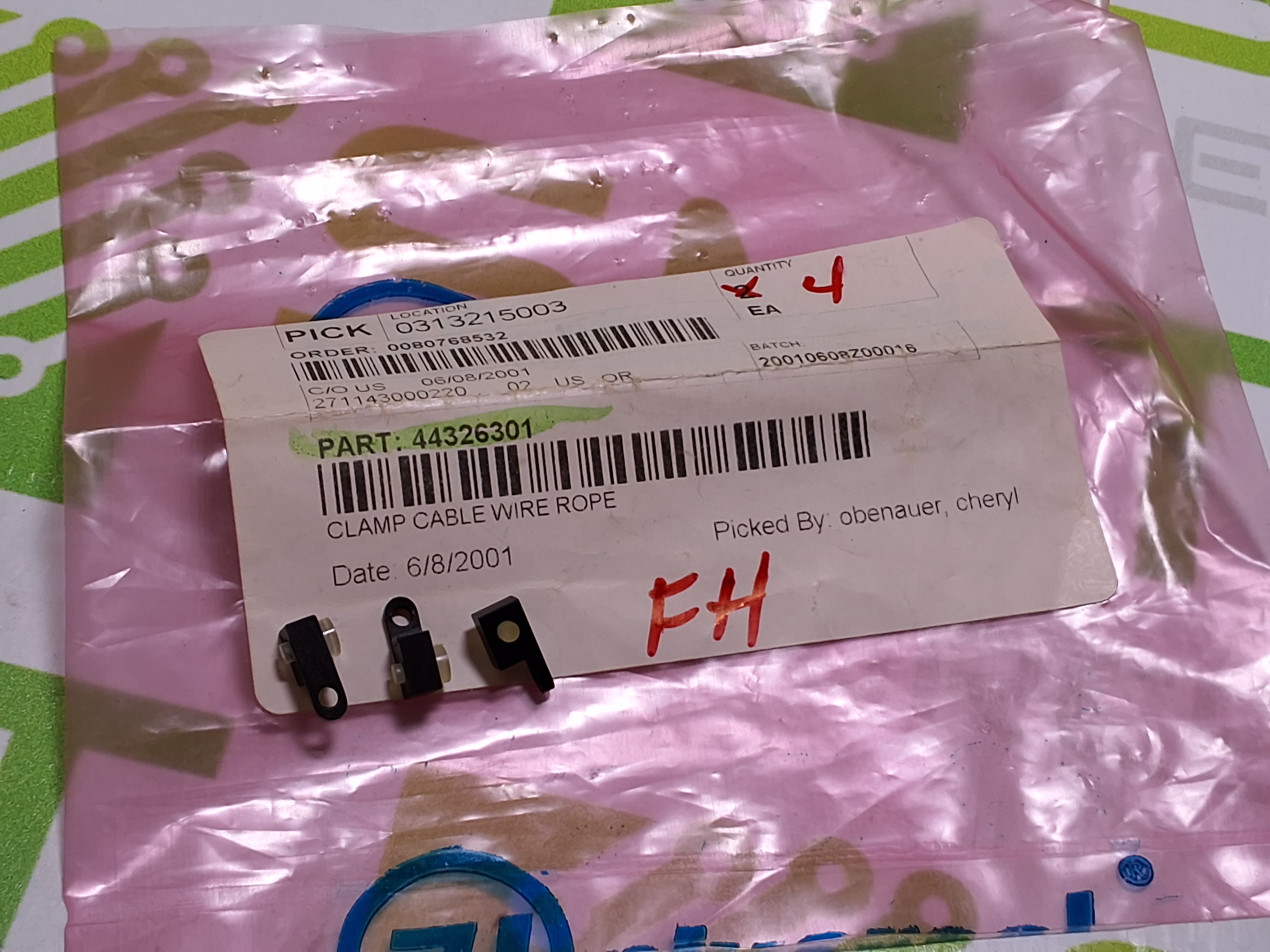 UNIVERSAL INSTRUMENTS 44326301 CLAMP CABLE WIRE ROPE - LOT OF 3 - NEW