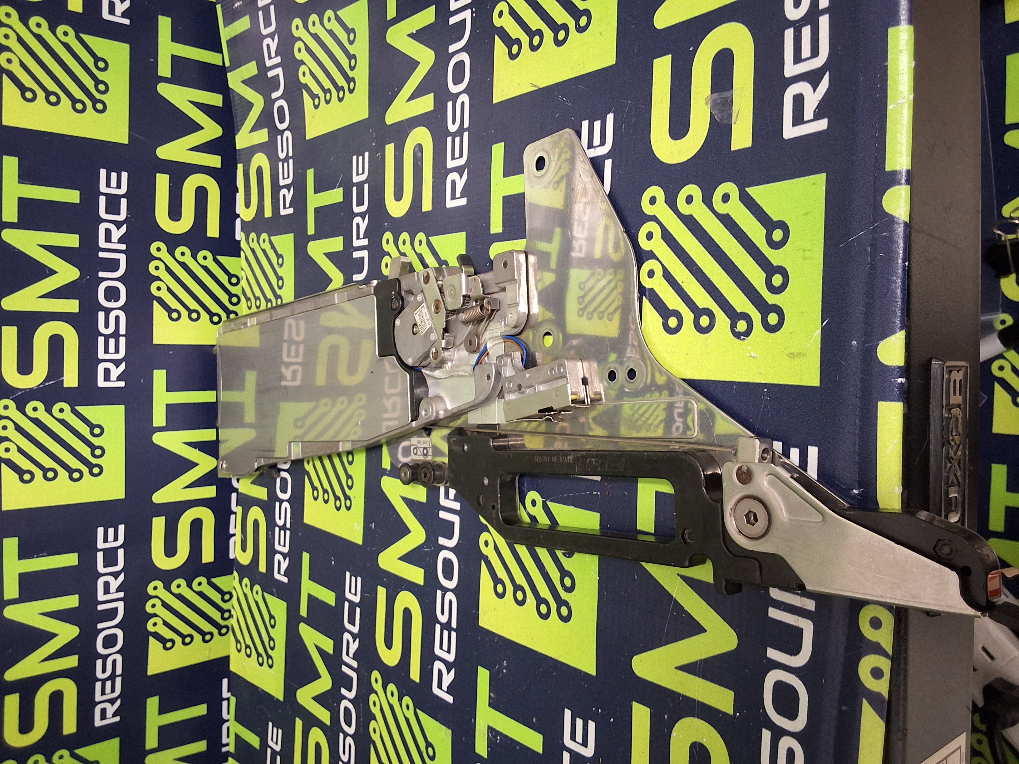 Used FUJI NXT KT8BL TAPE FEEDER 8mm