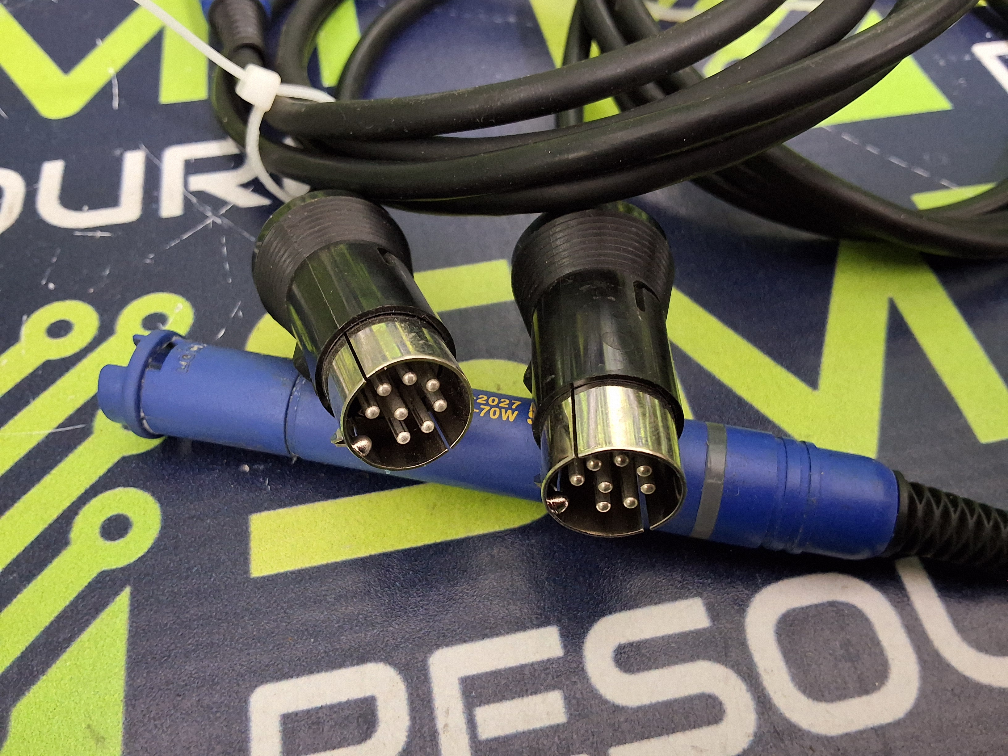 Used HAKKO FM-2027 SOLDERING IRON HANDPIECE 24V-70W
