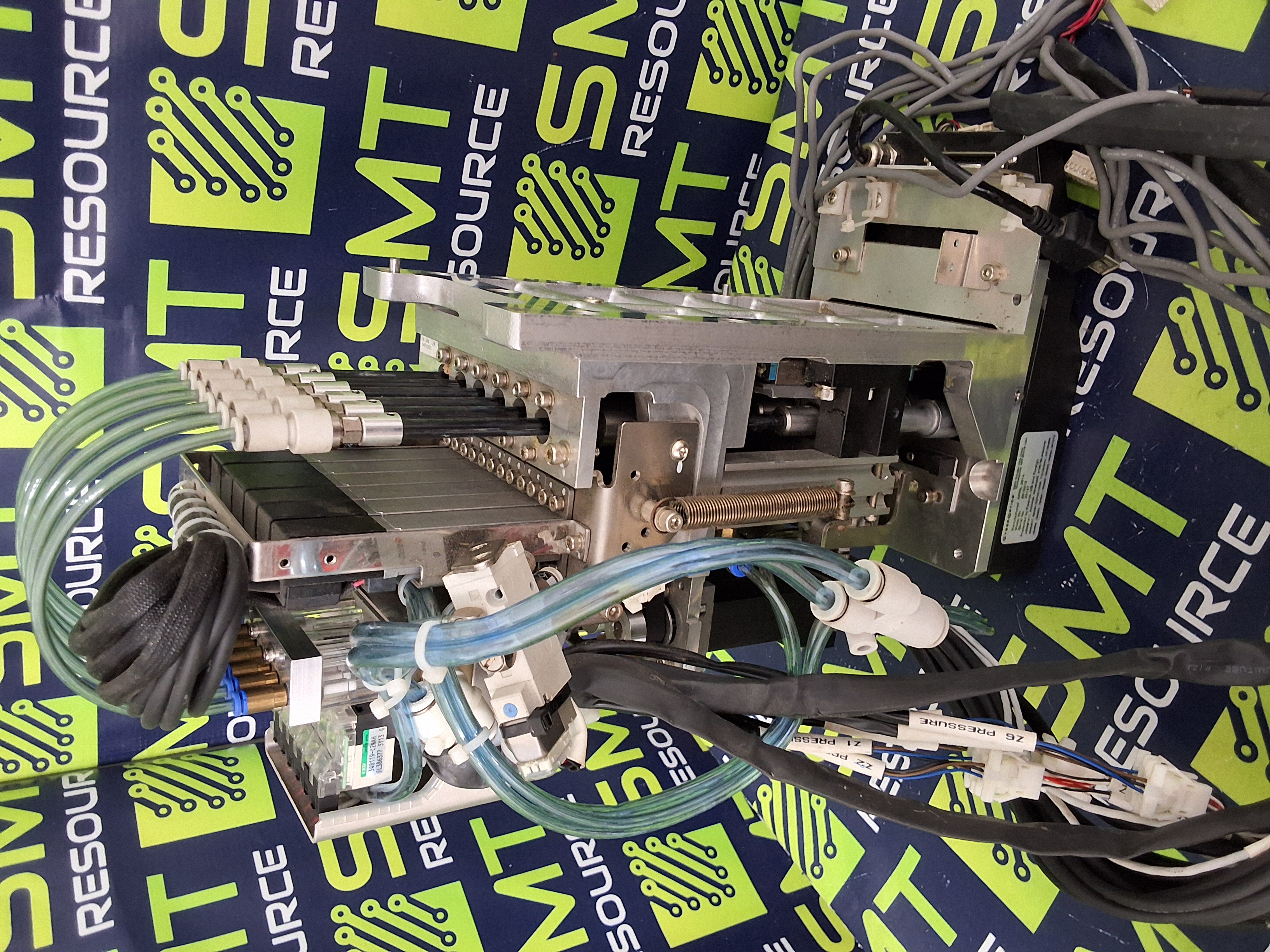 Used JUKI FX-3RAL PICK AND PLACE HEAD ASSEMBLY FX-3RA_LR WITH CYBEROPTICS 8015218 LNC 60 LASERALIGN SENSOR