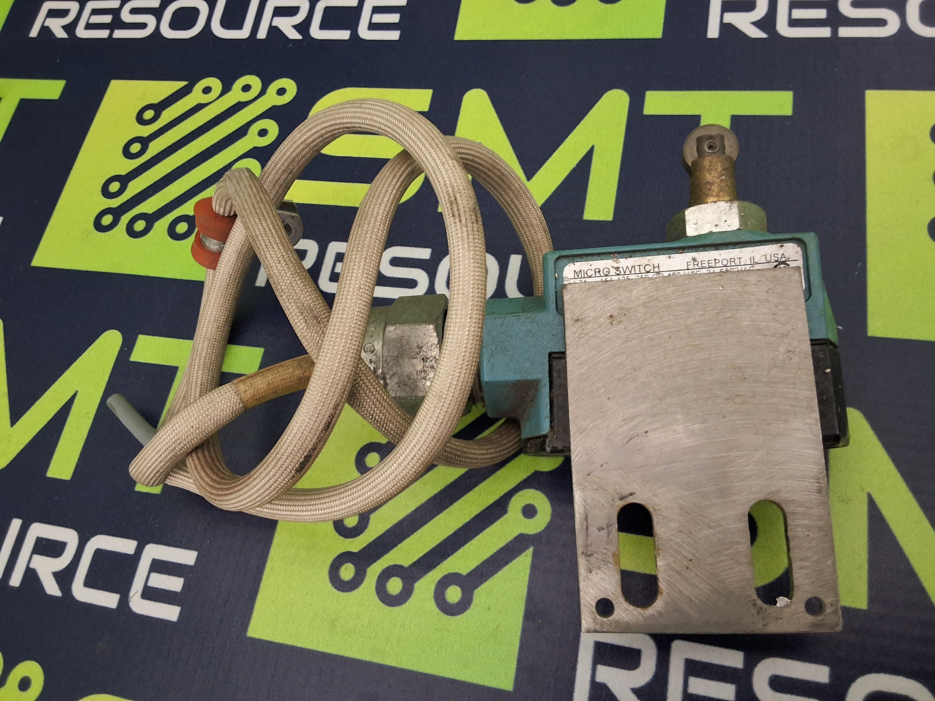 Used HONEYWELL BZE6 SERIES MICRO SWITCH L325 IEC 60947-5-1