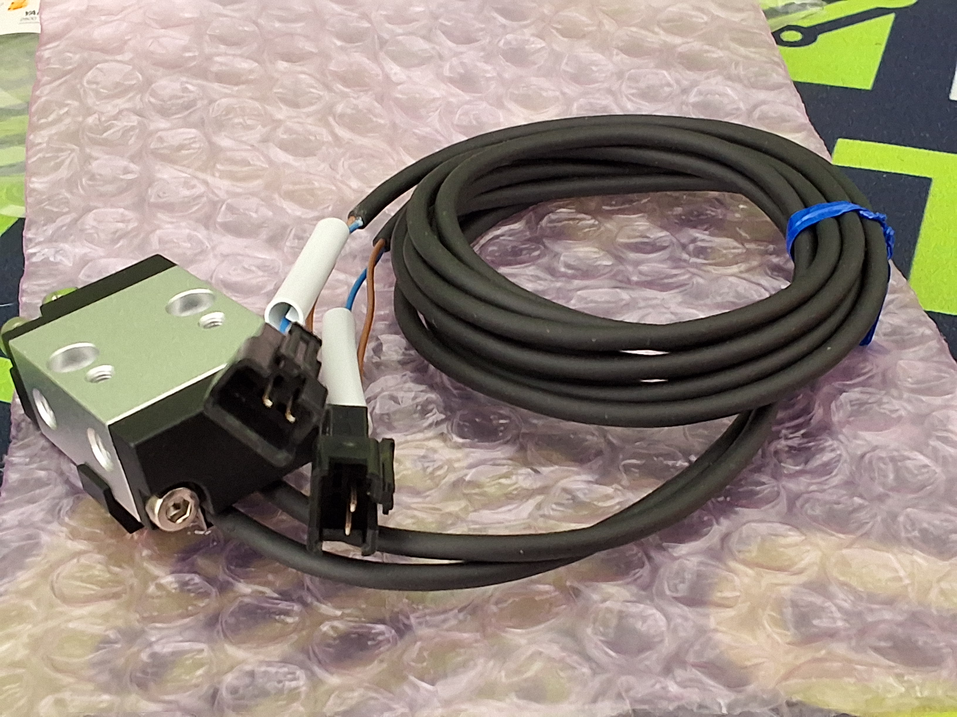 KOGANEI BDAS10X5 COMPACT DOUBLE-ACTING PNEUMATIC AIR CYLINDER WITH CABLE - BRAND NEW