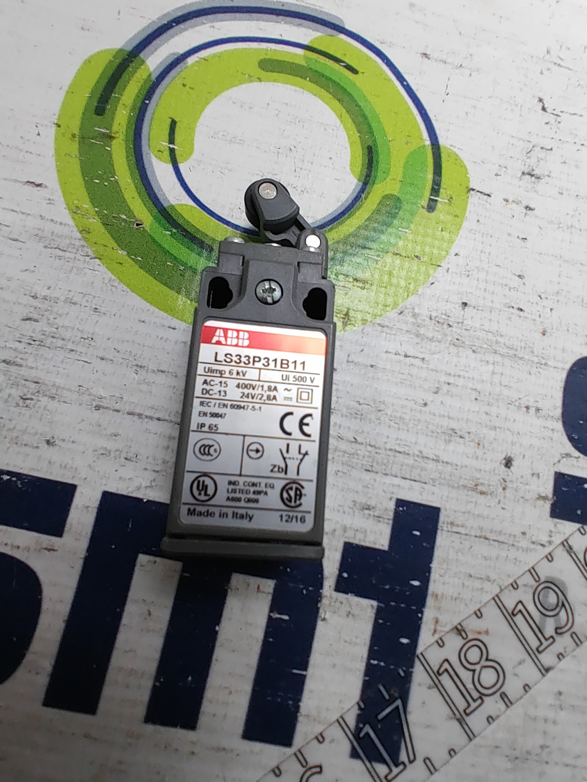 ABB LS33-31B11 POSITION SWITCH