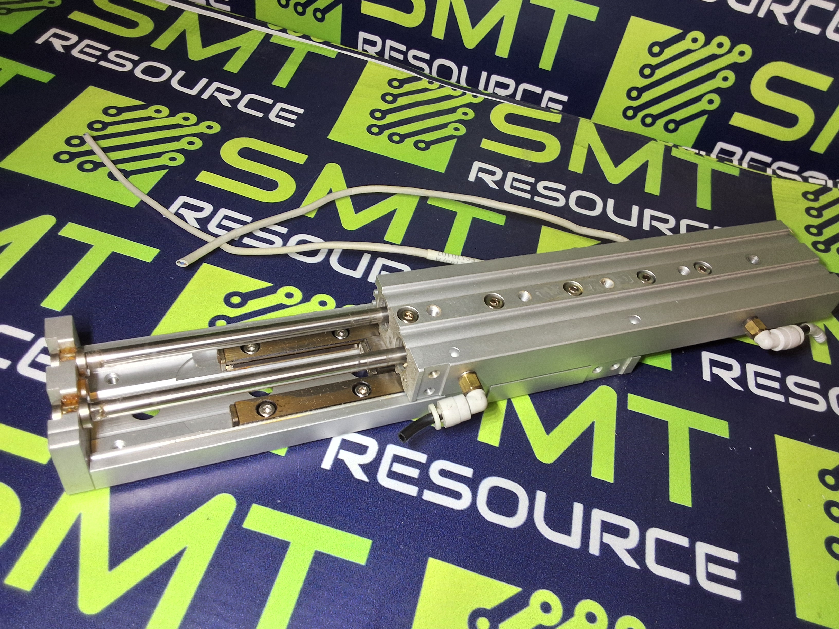 Used SMC MXS12-100 LINEAR GUIDE SLIDE CYLINDER TABLE PRESS. 0.15~0.7 MPa