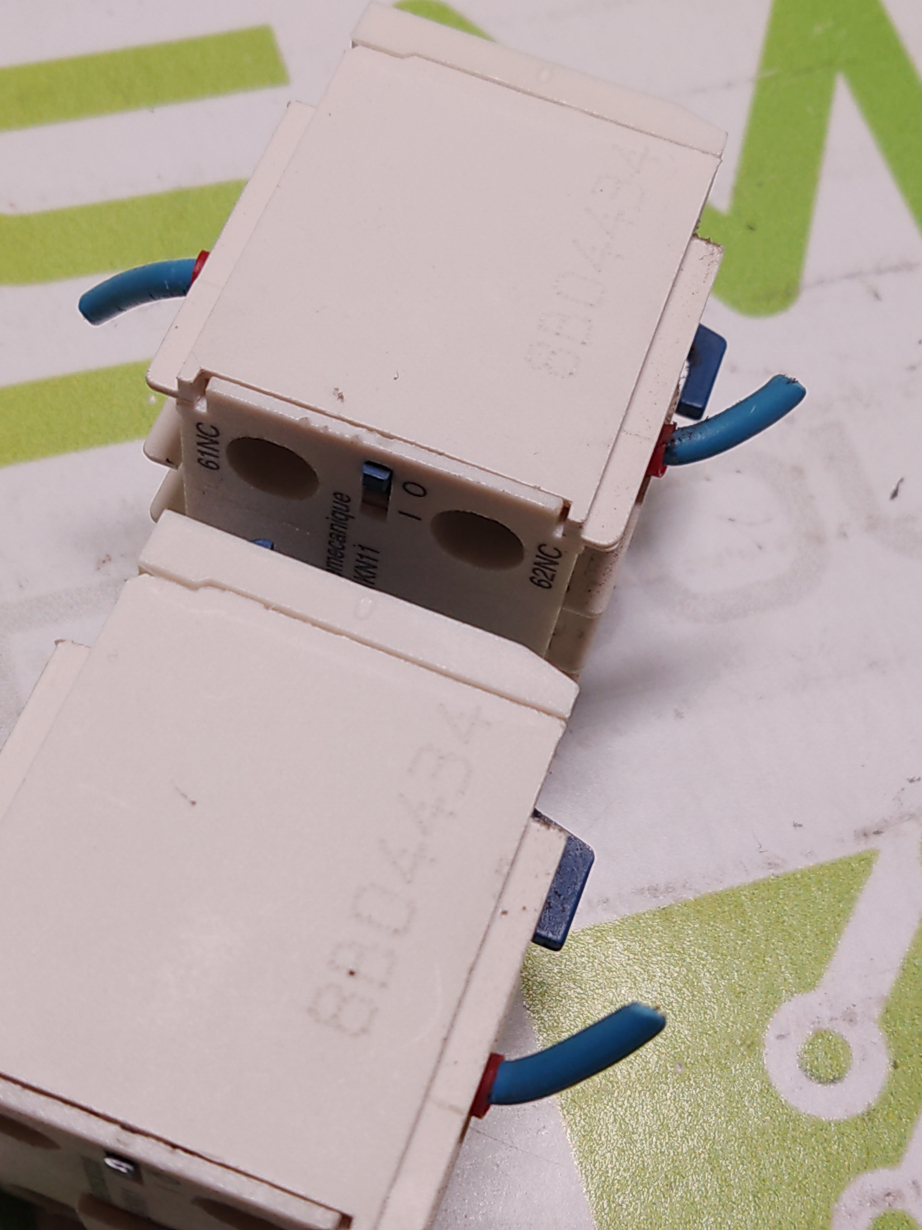 Used SCHNEIDER ELECTRIC LA1KN11 AUXILIARY CONTACT BLOCK   