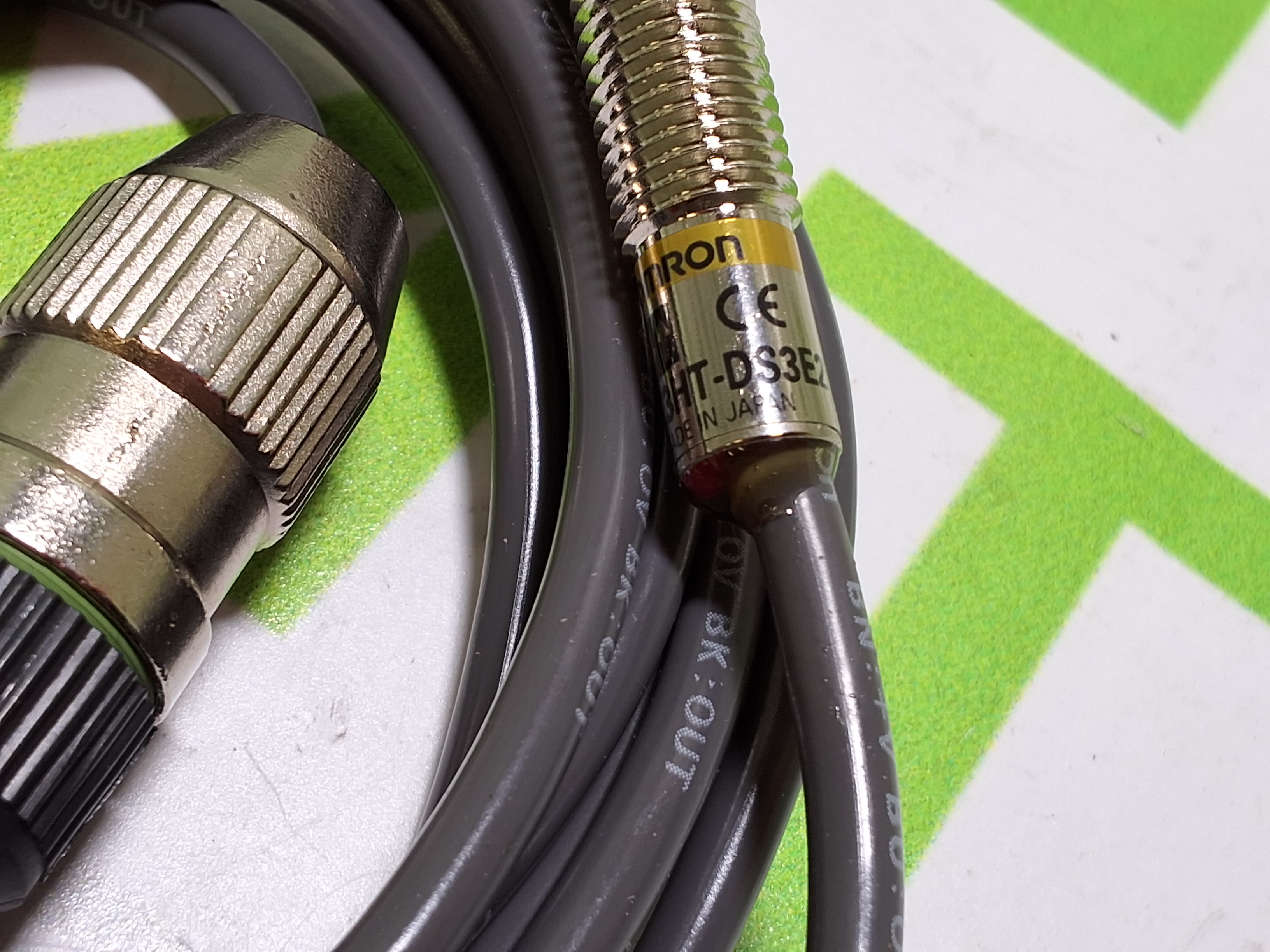 OMRON E3HTDS3E2 DIFFUSE PHOTOELECTRIC SENSOR SWITCH - BRAND NEW