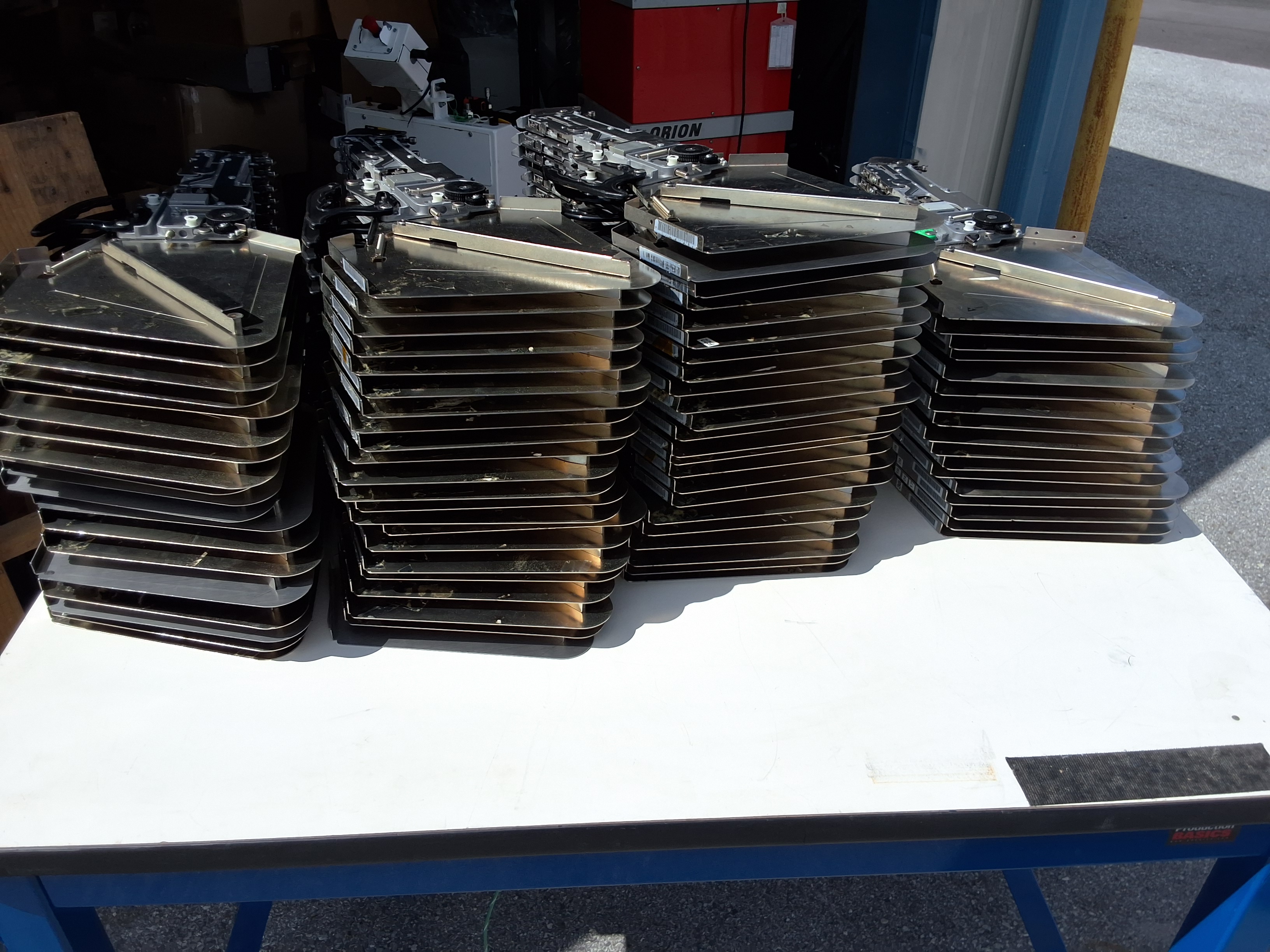 Used YAMAHA BLACK KW1-M1200 CL SERIES FEEDER 8mm x 4mm - LOT OF 60 UNITS