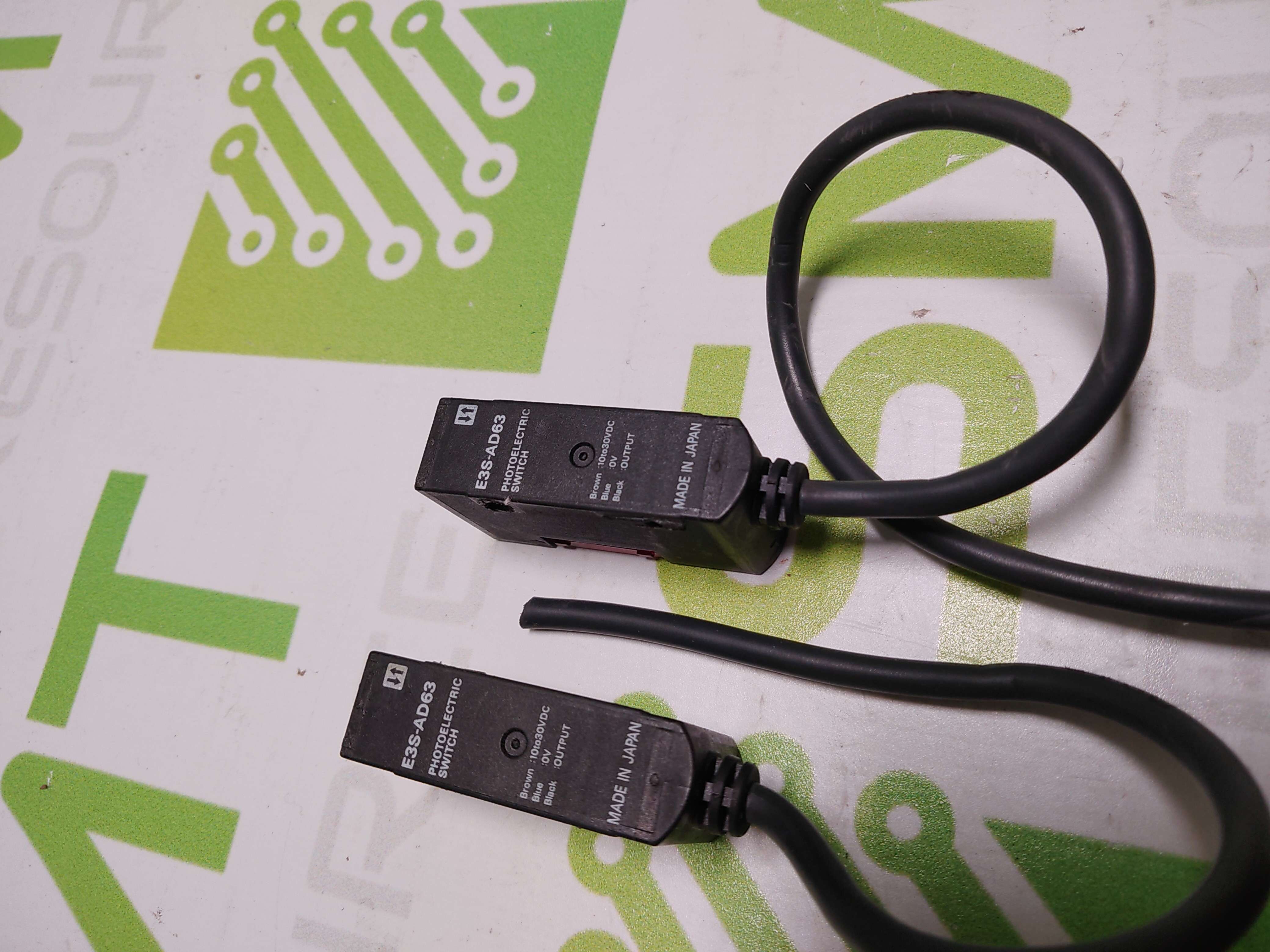 Used OMRON E3S-AD63 100m INFRARED LED PHOTOELECTRIC SENSOR SWITCH