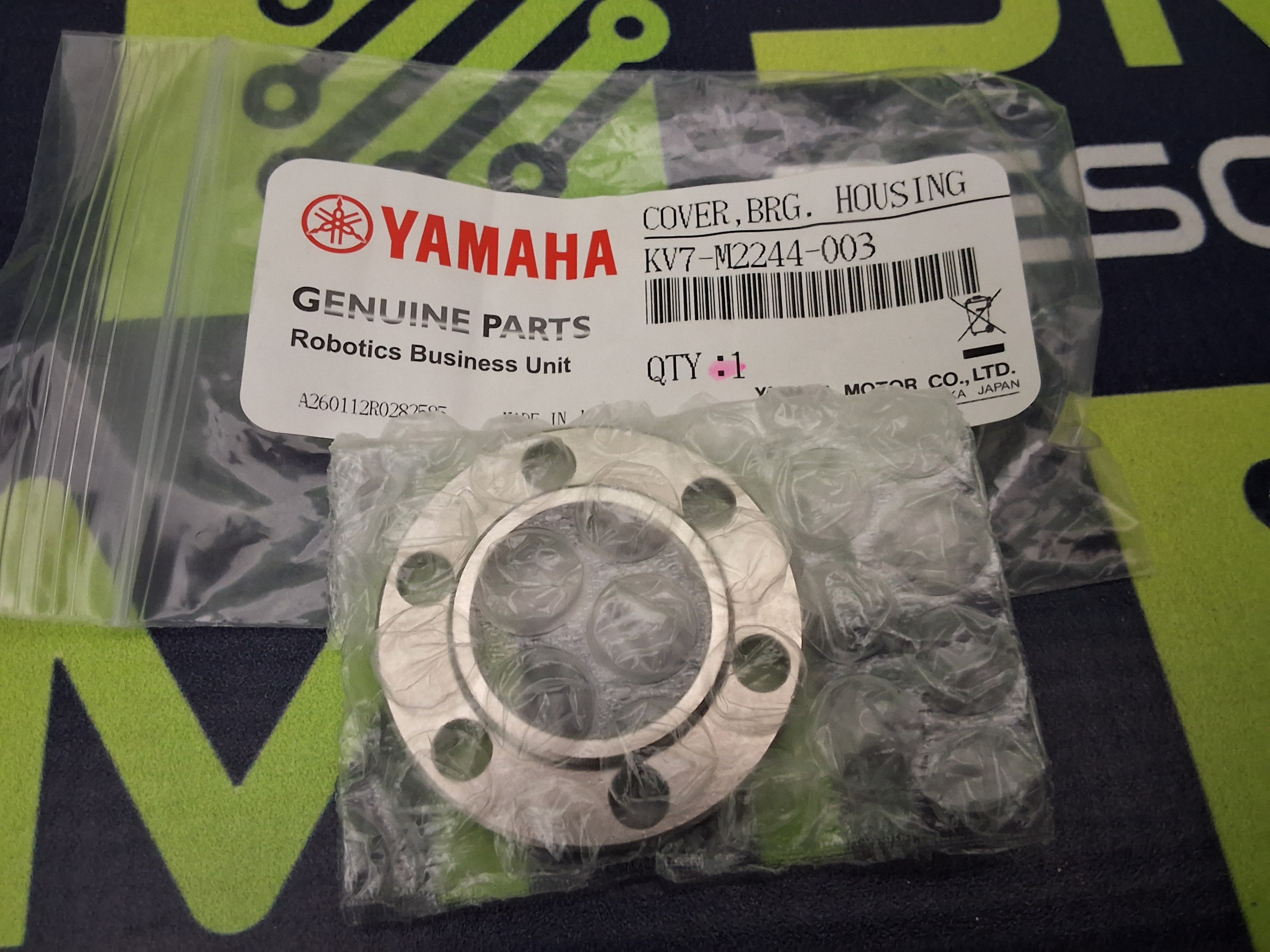 YAMAHA KV7-M2244-003 COVER, BRG. HOUSING / BEARING HOUSING COVER - BRAND NEW