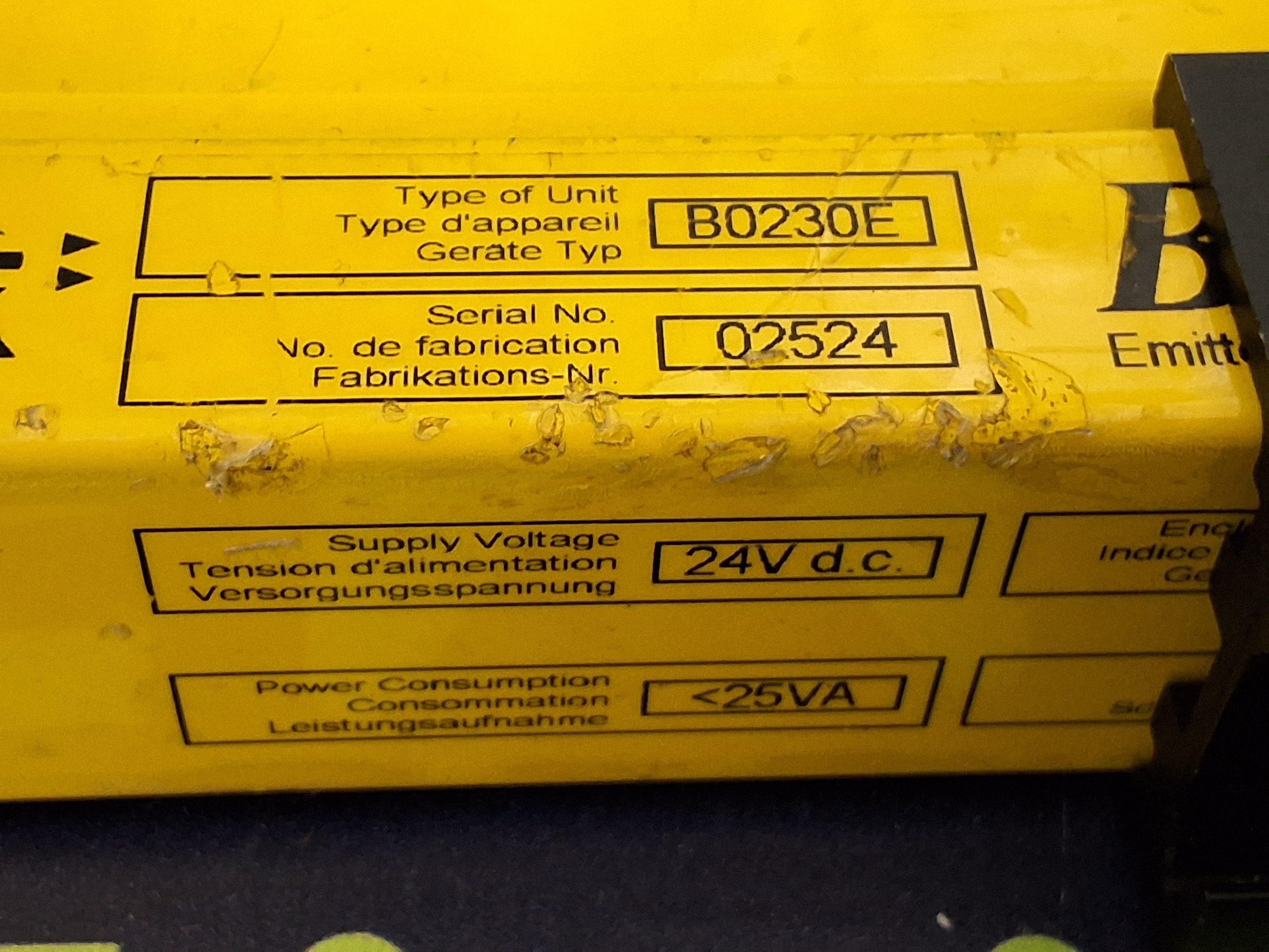 Used GUARDSTAR B0230E SAFETY LIGHT CURTAIN RECEIVER 208mm 24VDC