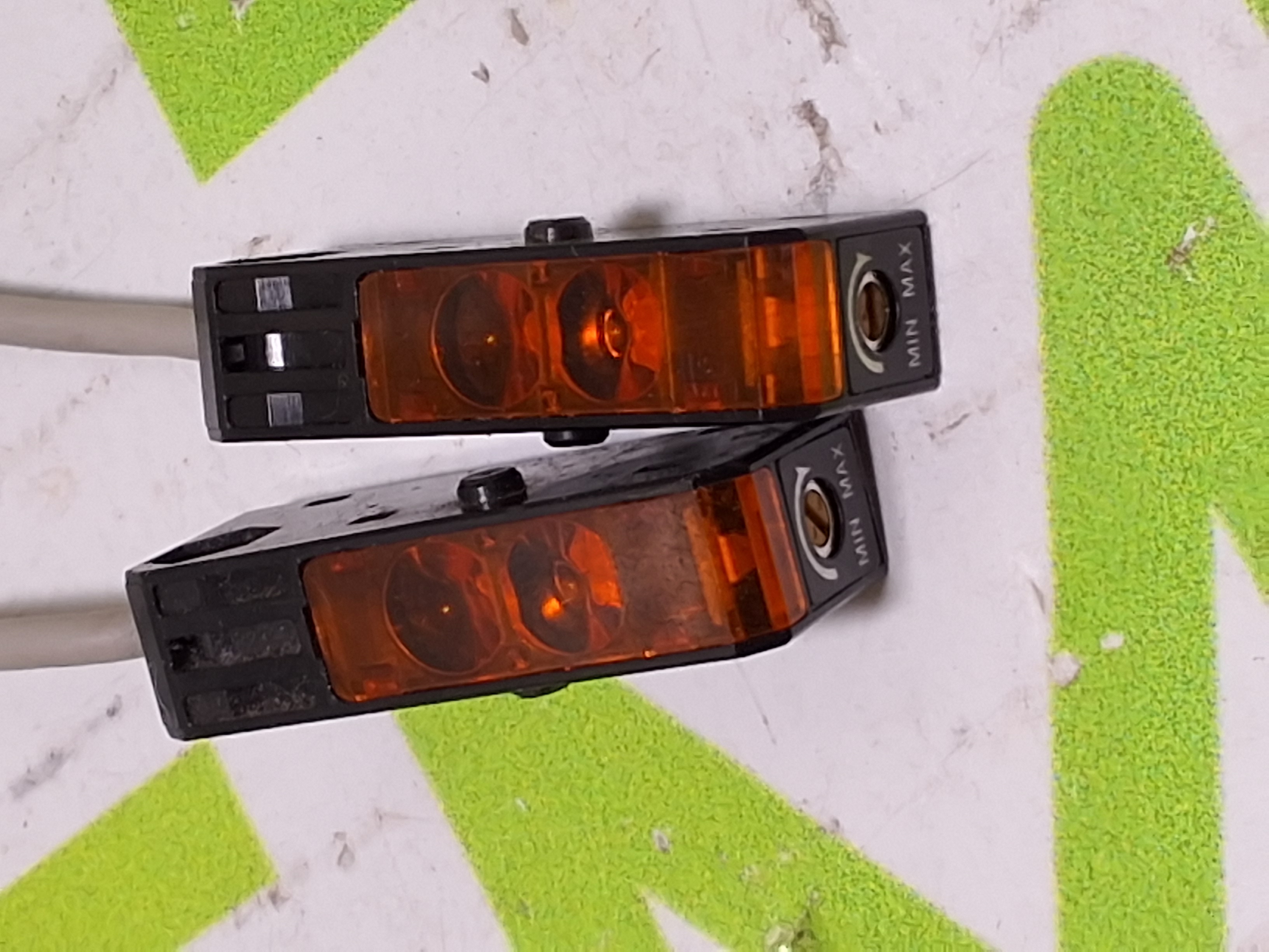 Used YAMATAKE HPJ-A21 PHOTOELECTRIC SWITCH