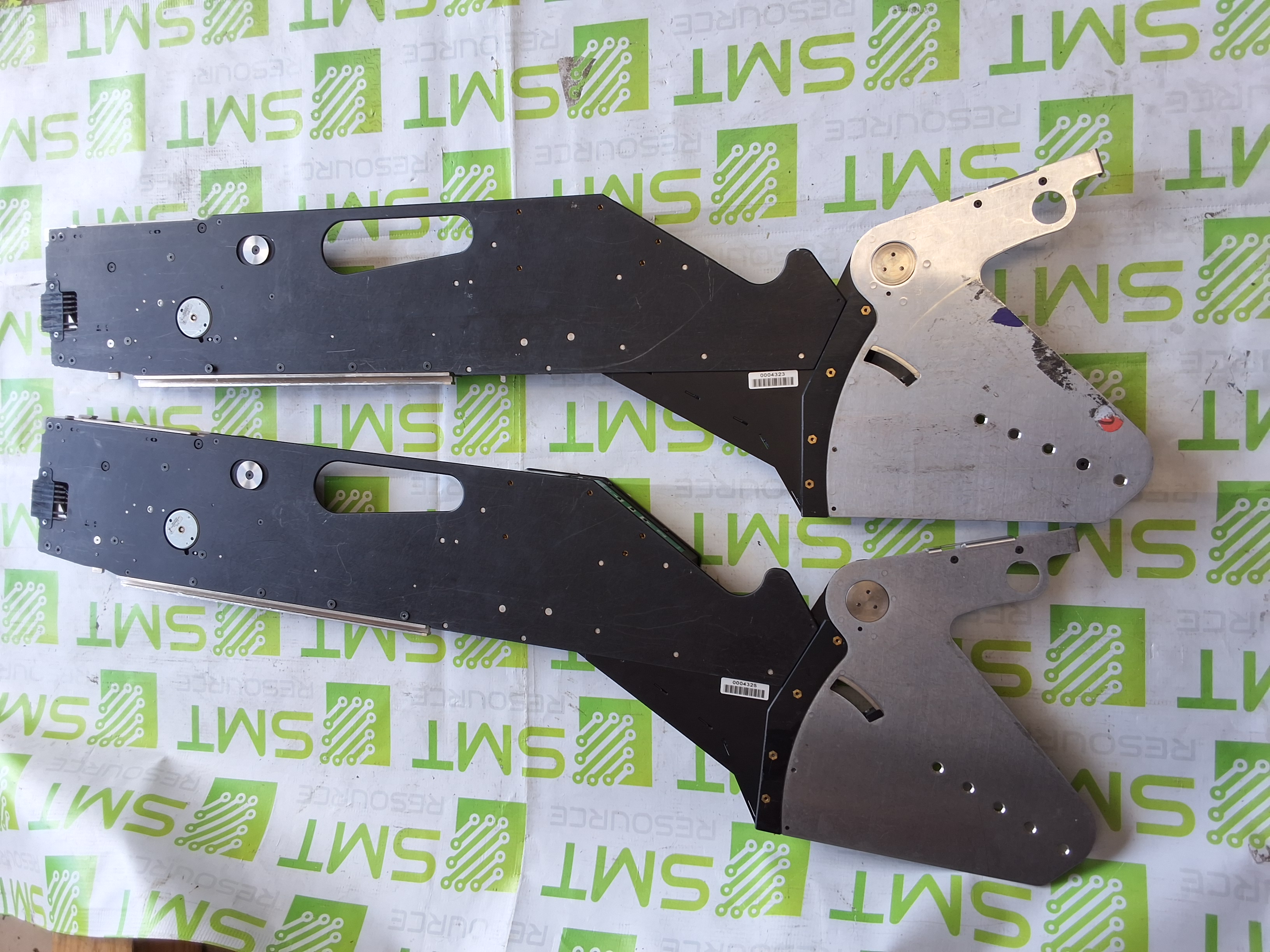 Used UNIVERSAL INSTRUMENTS 49680701 32mm GREEN PRECISION-PRO MULTI-PITCH FEEDER