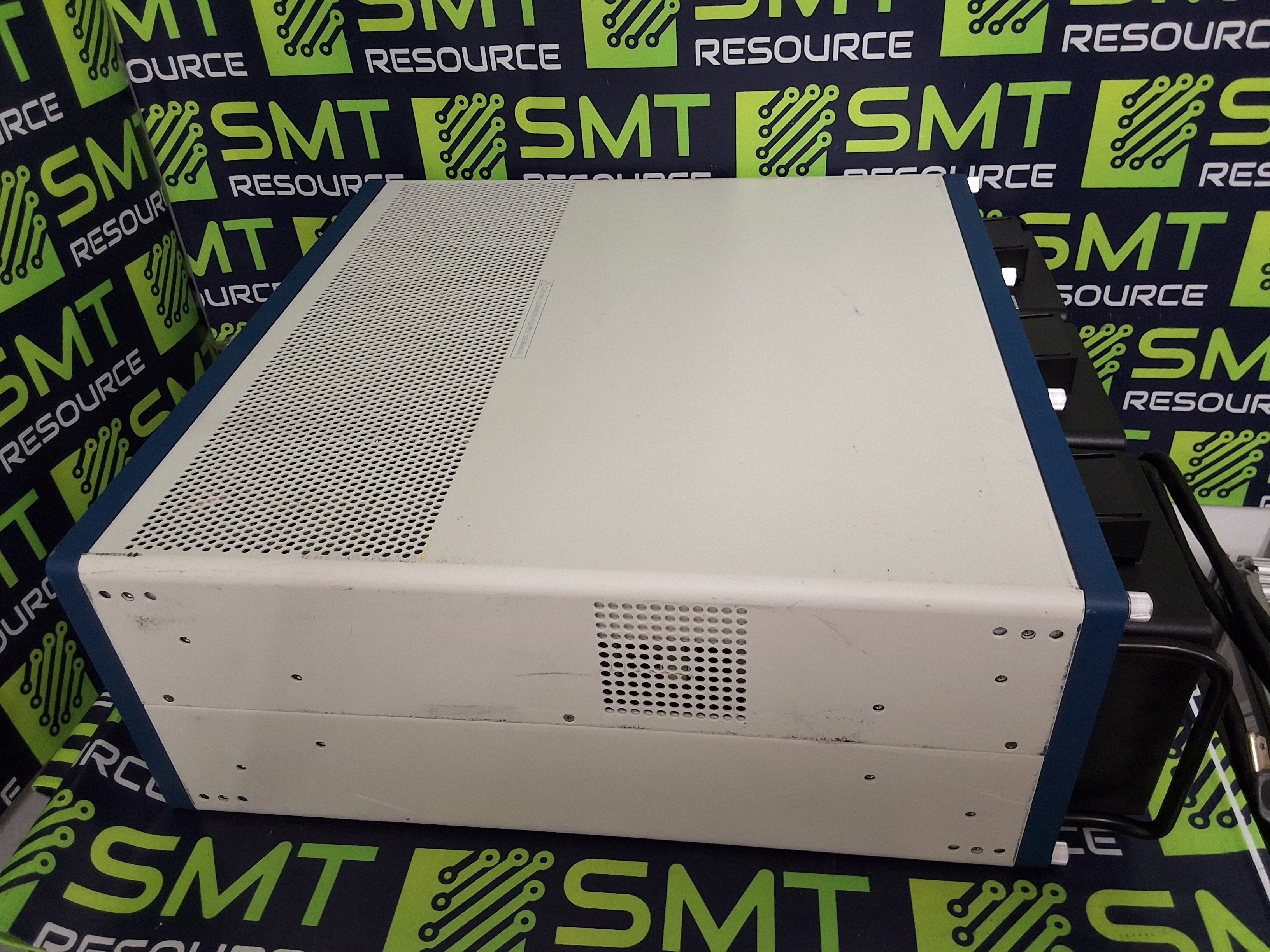 Used NATIONAL INSTRUMENTS PXIe-1085 / 153869K-01L 18-SLOT EXPRESS CHASSIS