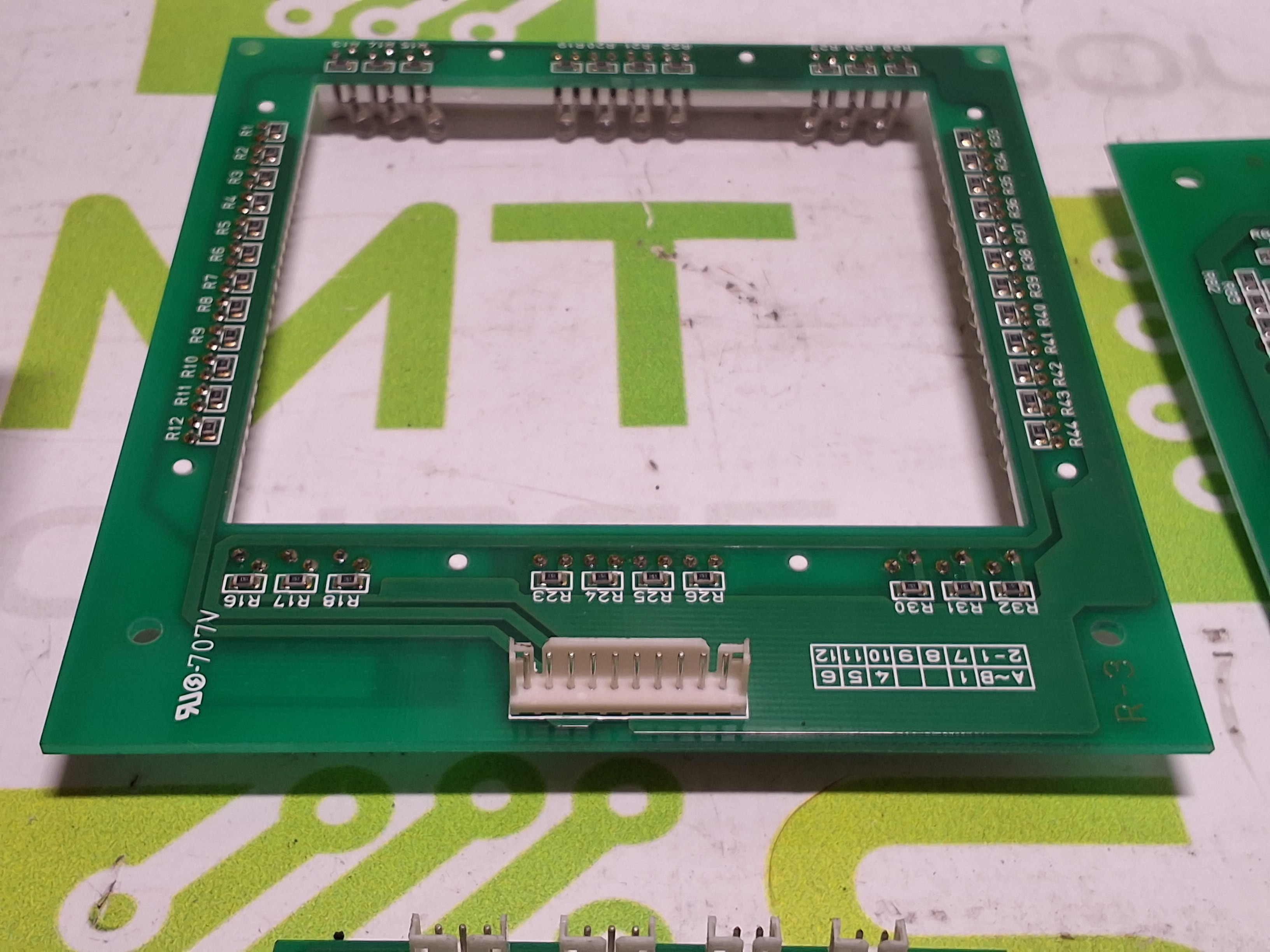 Used JUKI KE-2020E LIGHT 2/3/4/5 LAMPSHADE ASSEMEBLY E8624729 E8623729 E8625729 E8629729