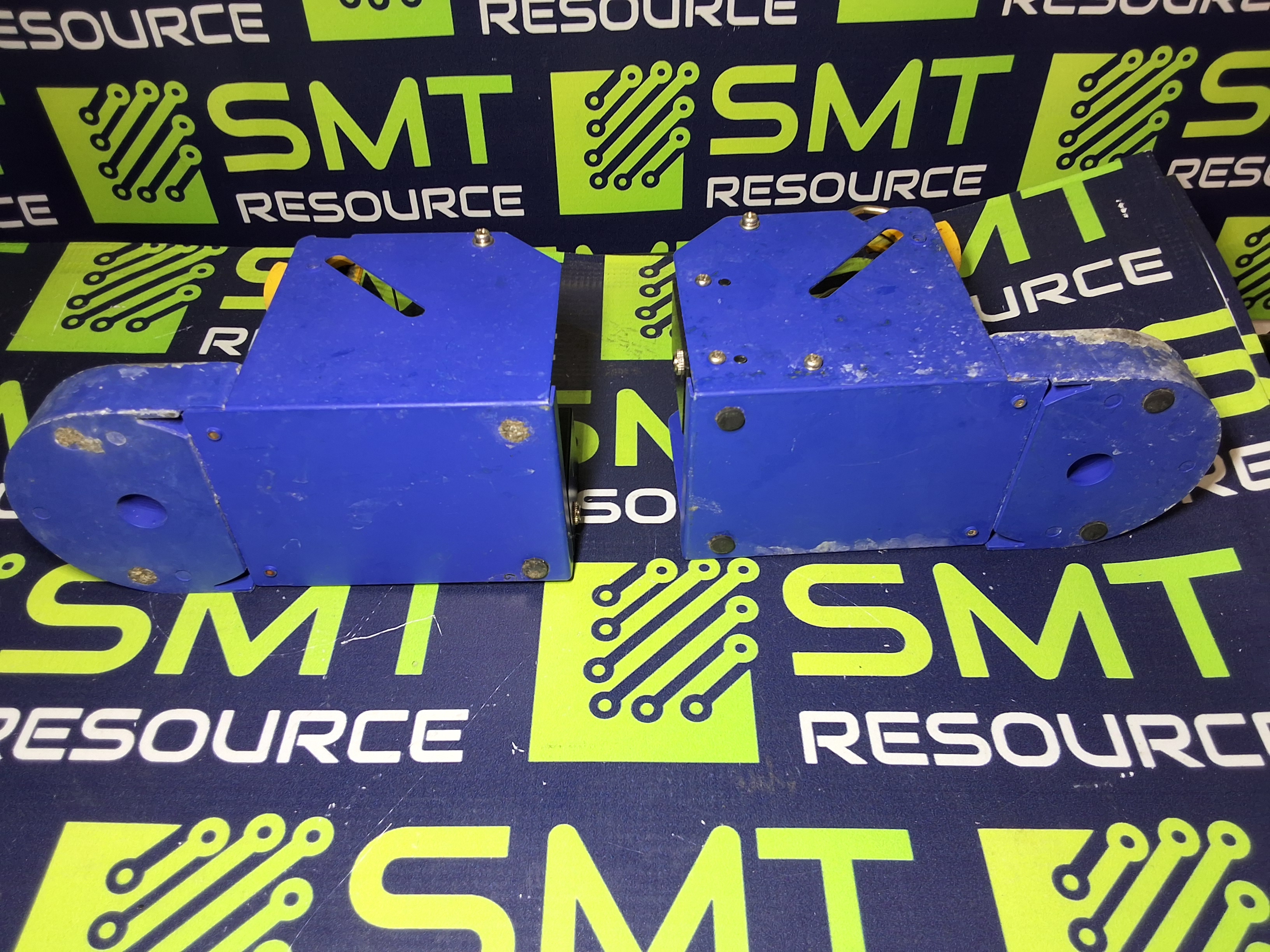 Used HAKKO FH200-01 – HOLDER & HEAT PAD FOR FM-2027 & FM-2030 SOLDERING IRONS 