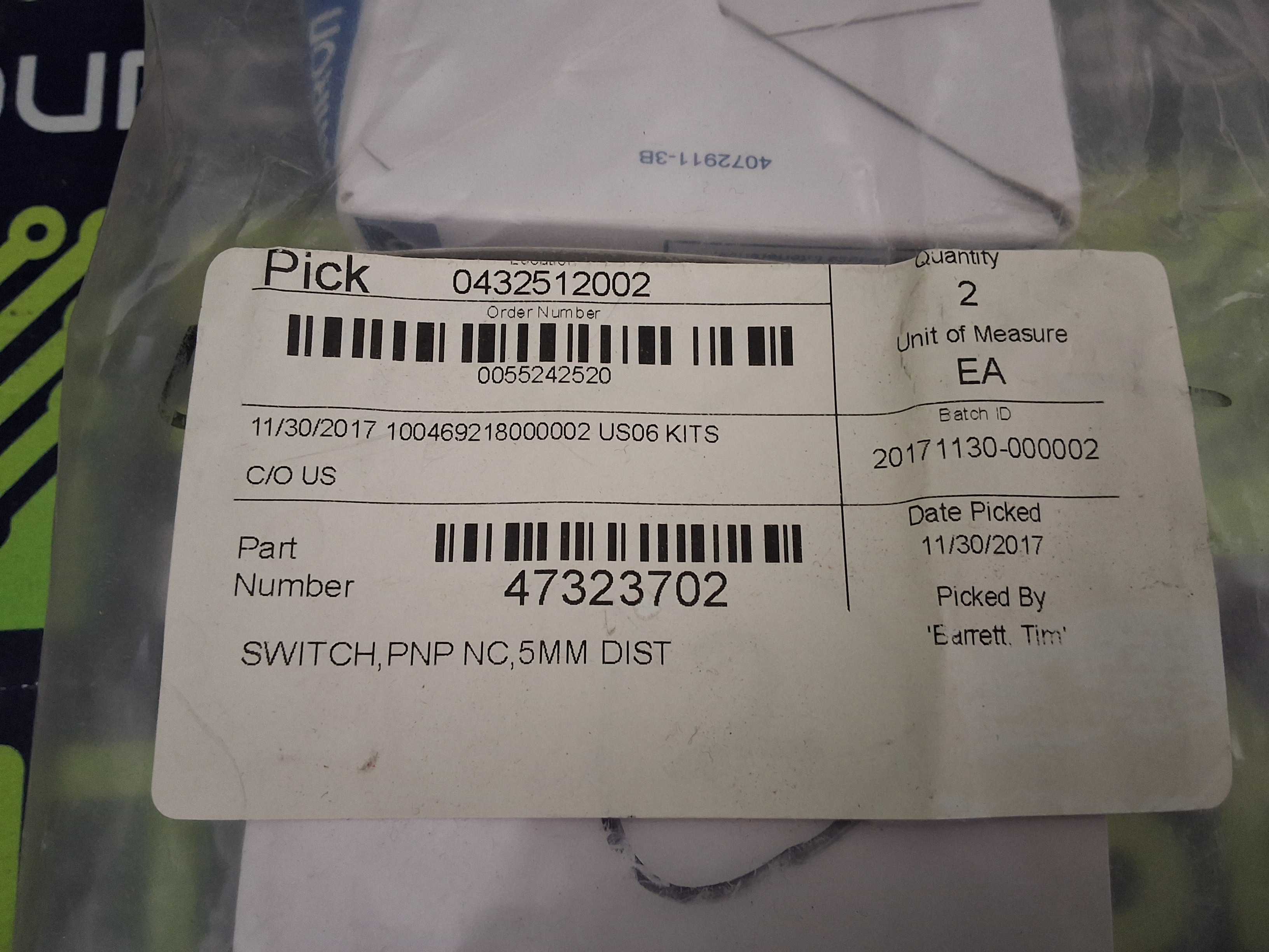 OMRON TL-W5MB2 INDUCTIVE PROXIMITY SENSOR 12-24VDC - BRAND NEW