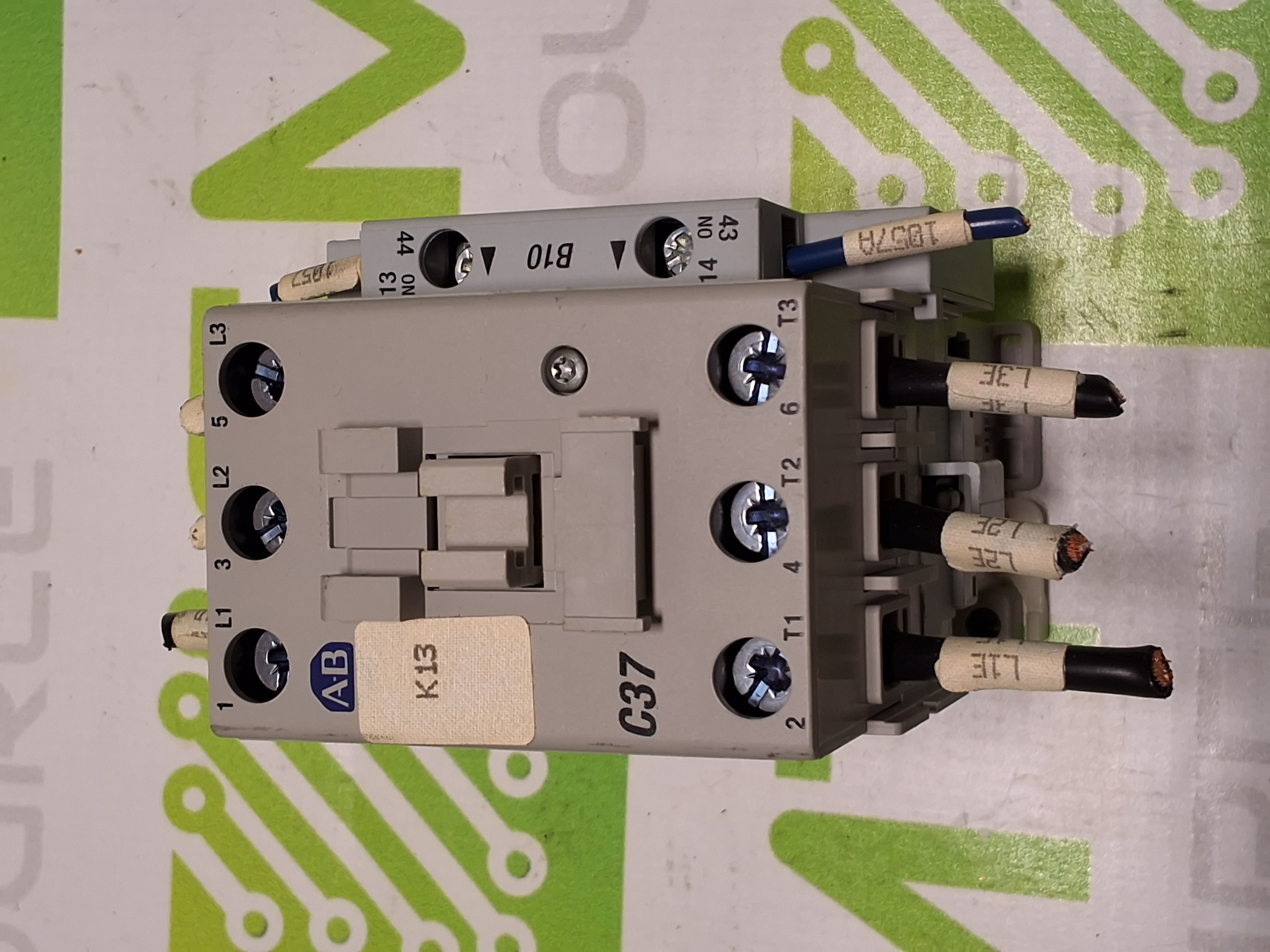 Used ALLEN-BRADLEY 100-C37*00 CONTACTOR