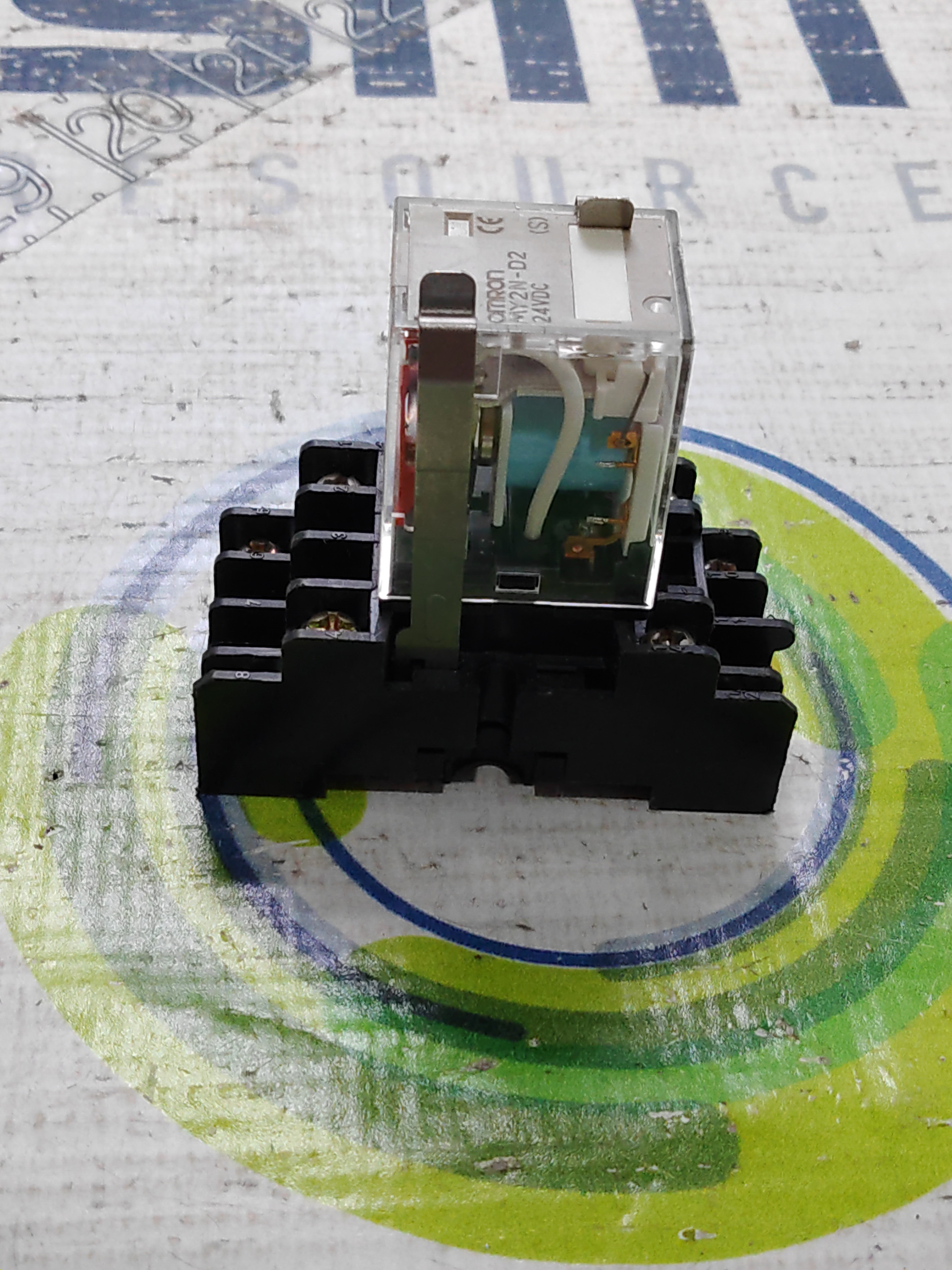 Used KEYENCE PZ-101 PHOTOELECTRIC SENSOR SWITCH