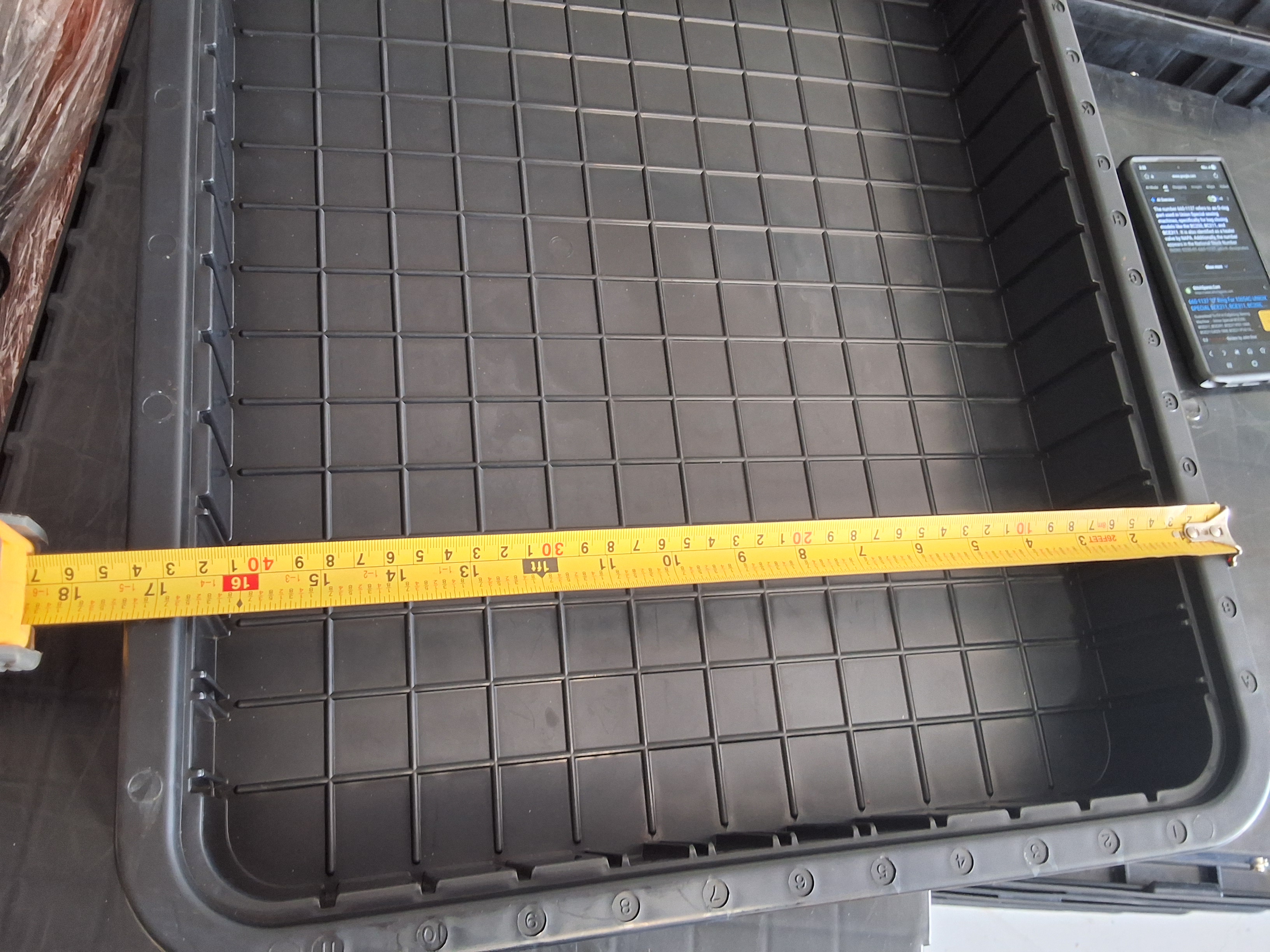 Used Metro TB93030 Polypropylene Tote with Lids