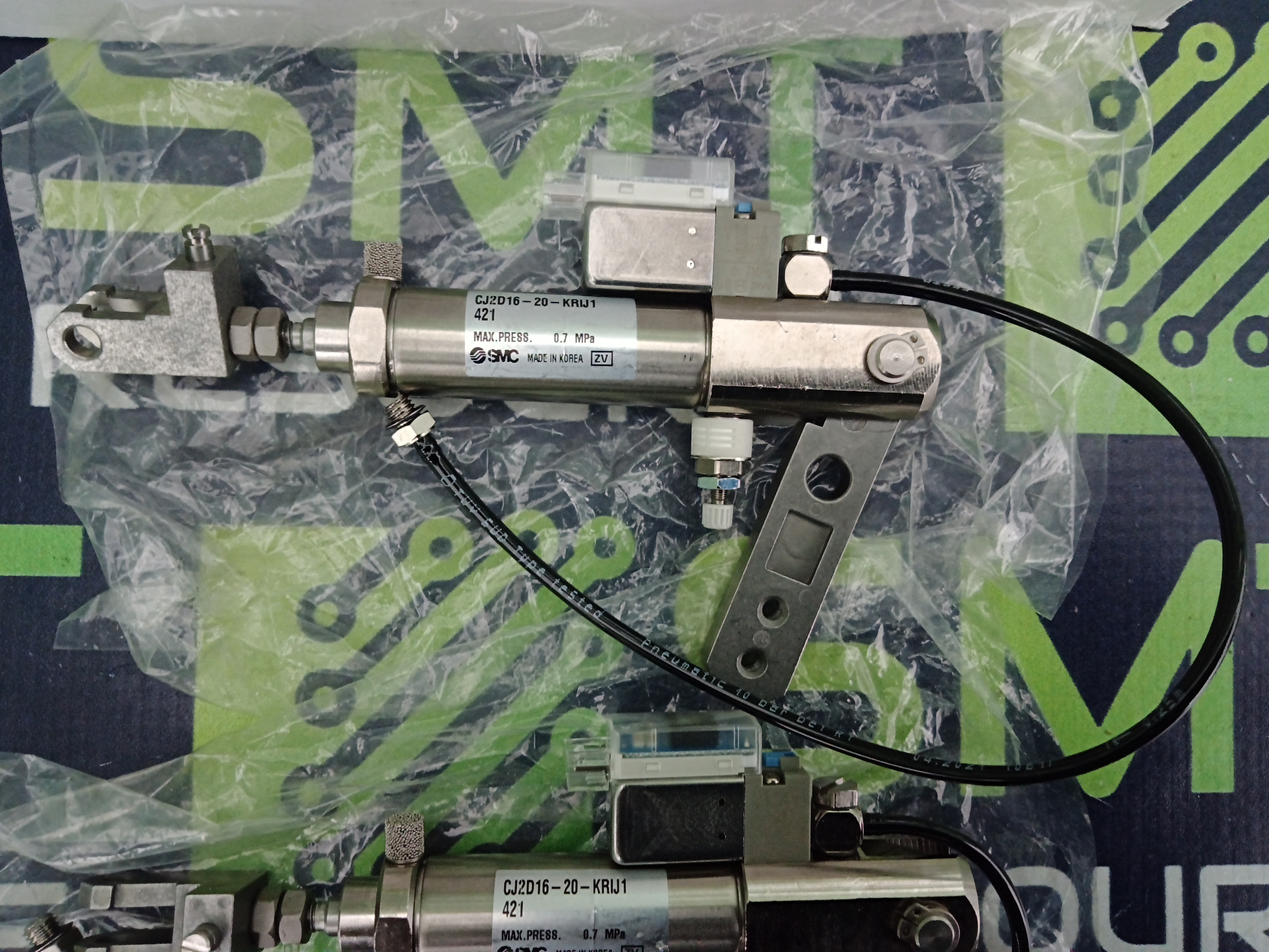 Used SMC CJ2D16-20-KJIJ1421 PNEUMATIC CYLINDER