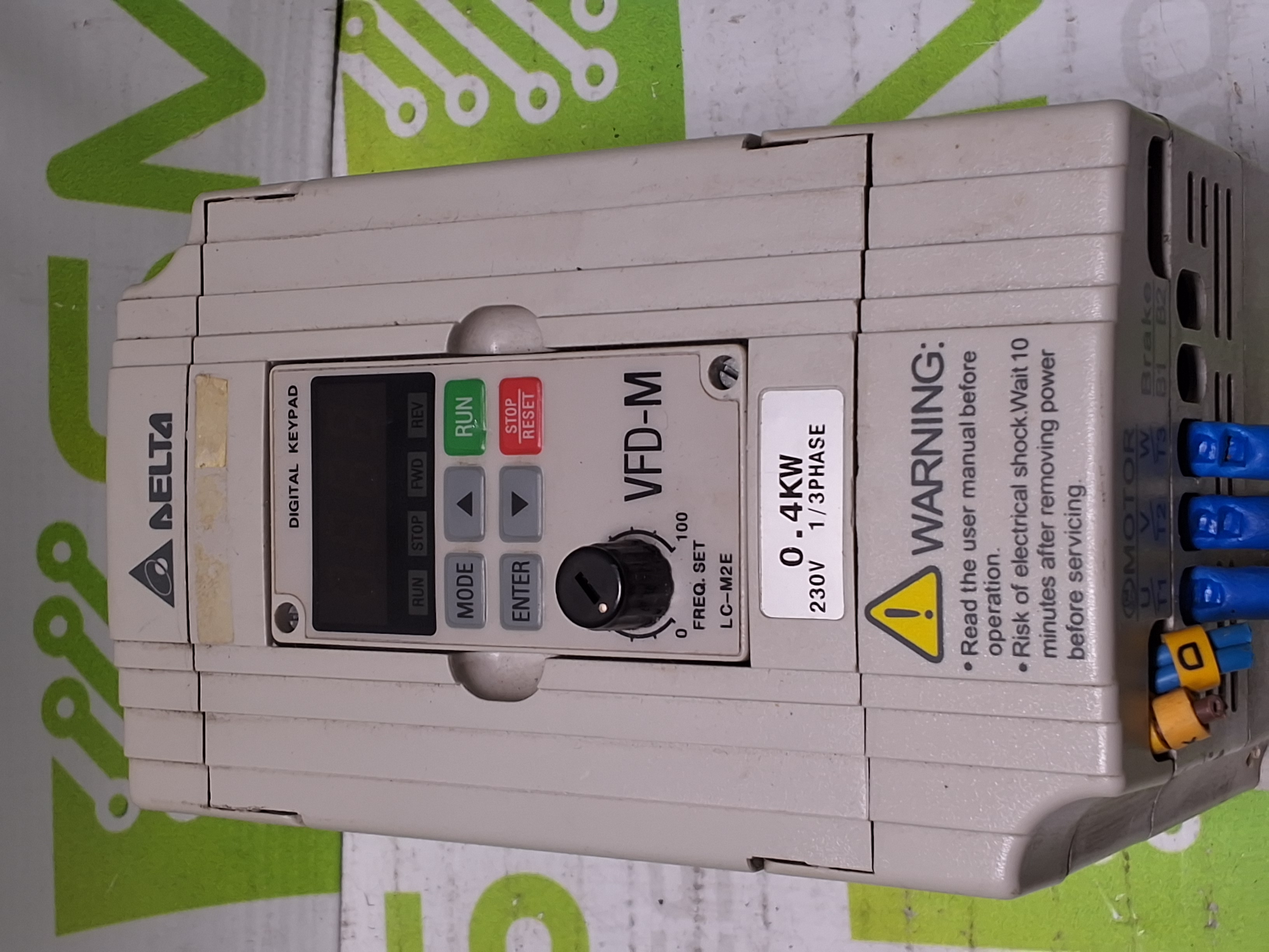 Used DELTA VFD-M VFD004M21A VARIABLE FREQUENCY DRIVE 3 PHASE MOTOR CONTROL