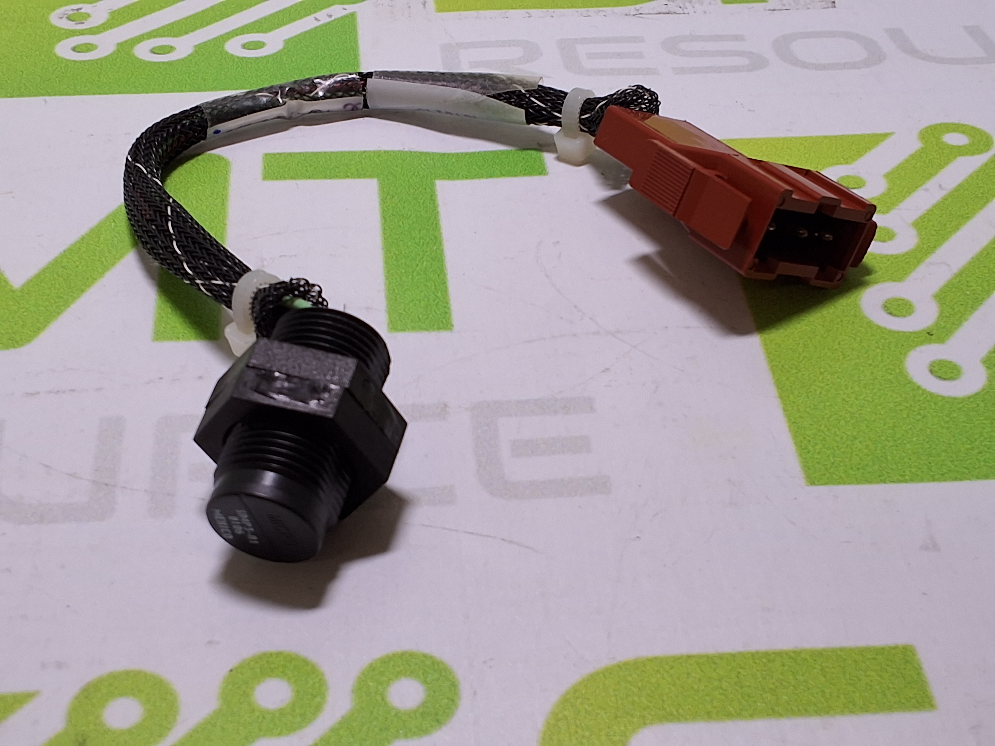 Used UNIVERSAL INSTRUMENTS 47067801 SENSOR