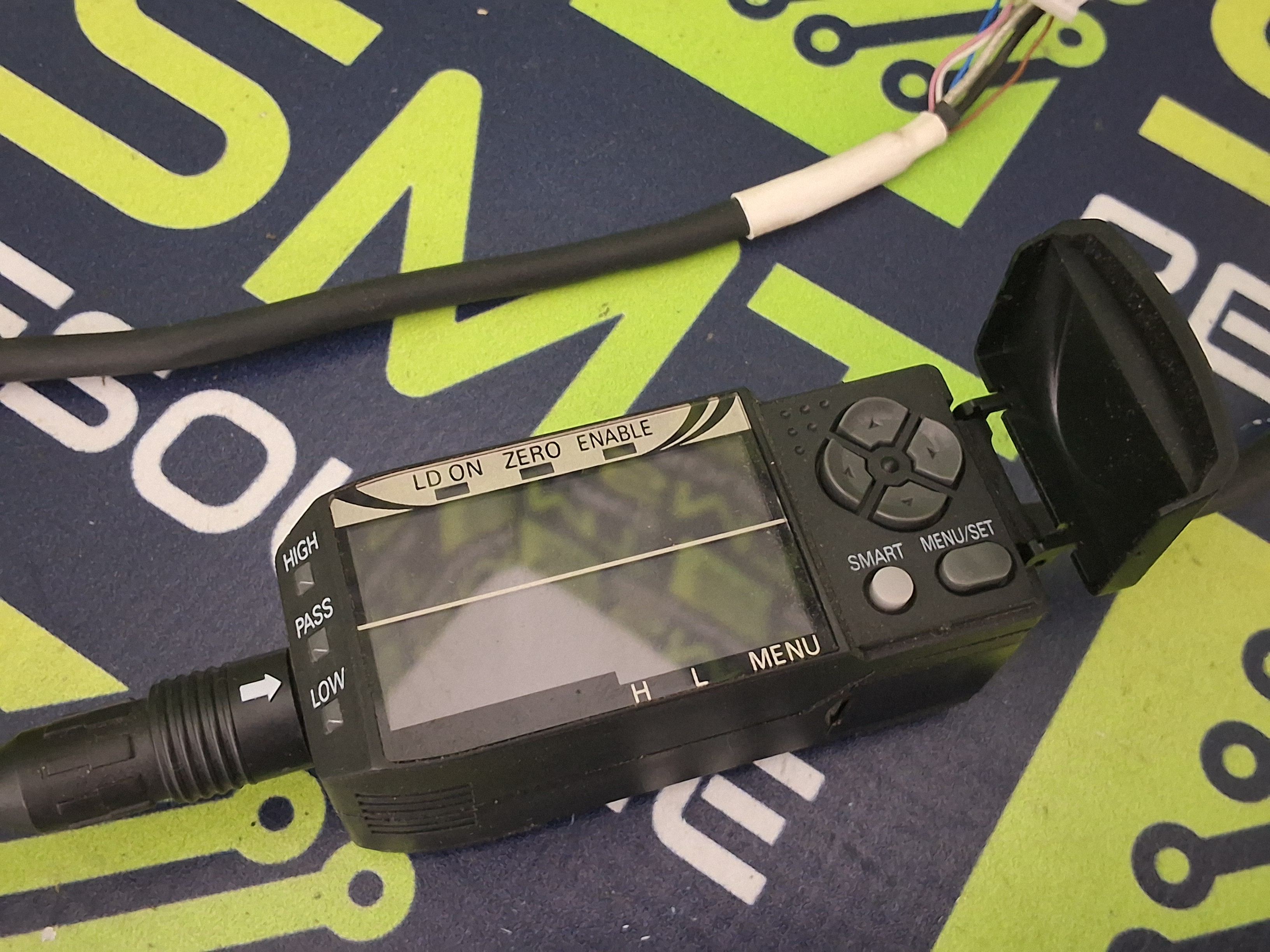 Used OMRON ZX2-LD50 CMOS LASER DISPLACEMENT SENSOR HEAD WITH OMRON ZX2-LDA11-JK2 SMART SENSOR / AMPLIFIER
