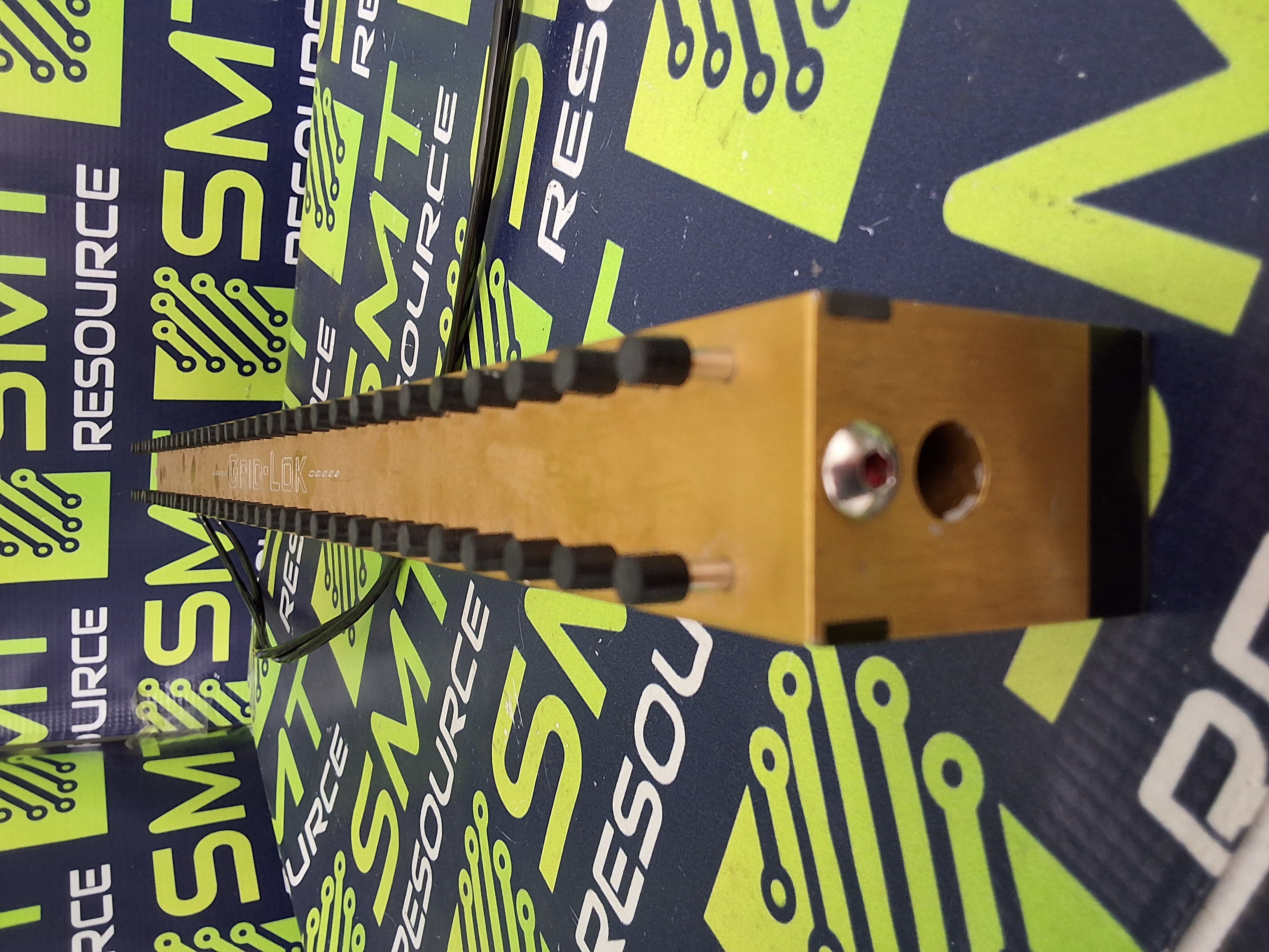 Used GRID-LOK 18" inch GOLD SUPPORT BAR