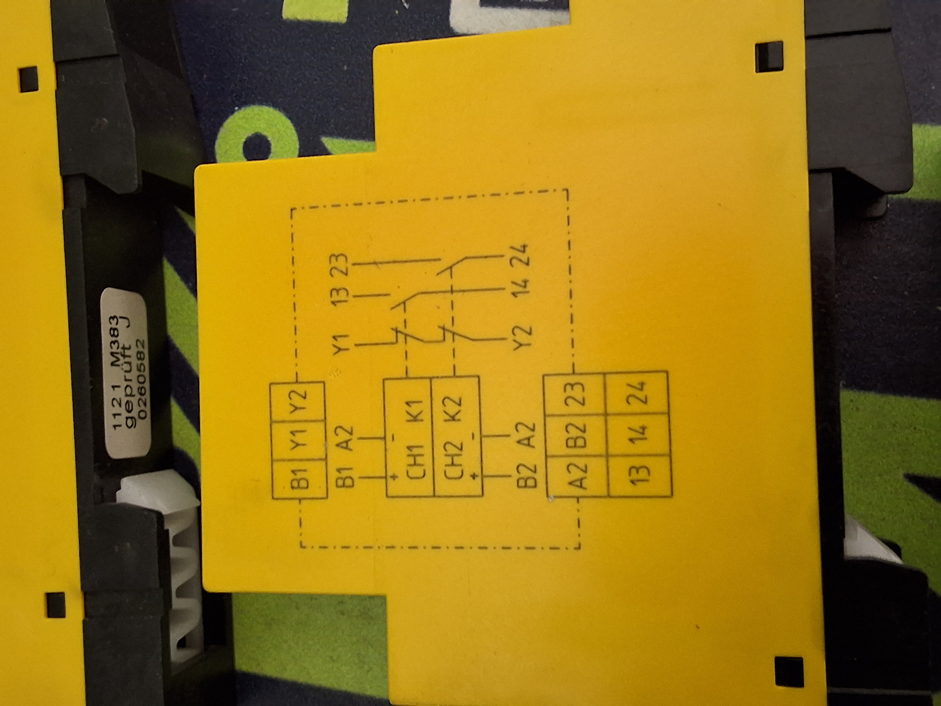 Used SICK 1043916 / UE10-2FG3D0 / UE10-2FG SAFETY RELAY 24V 6A