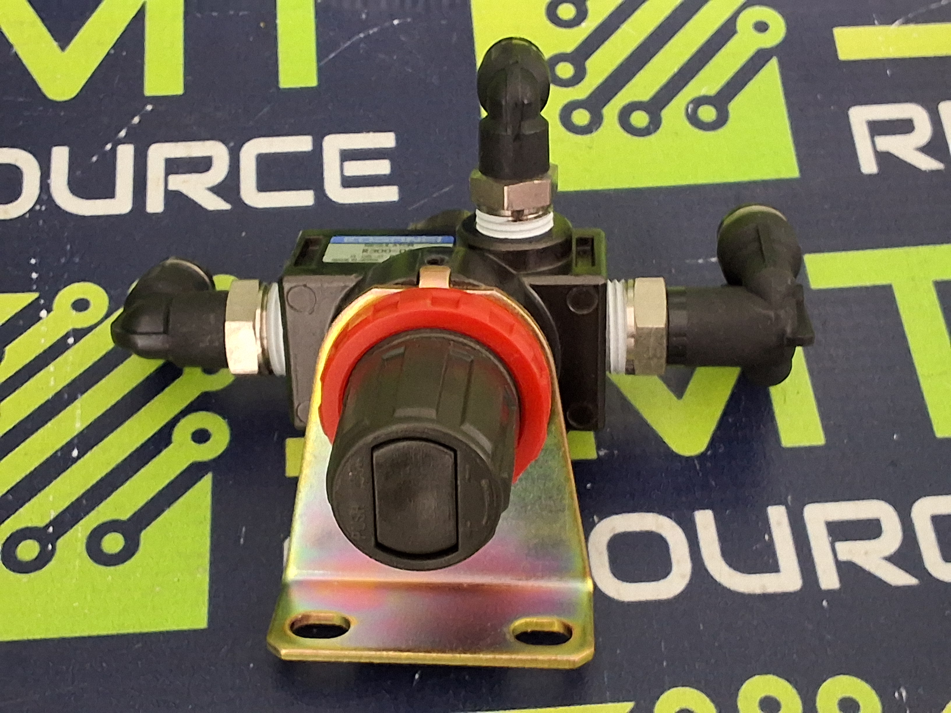 Used KOGANEI R300-03 AIR PRESSURE REGULATOR 0.05-0.83 MPa 