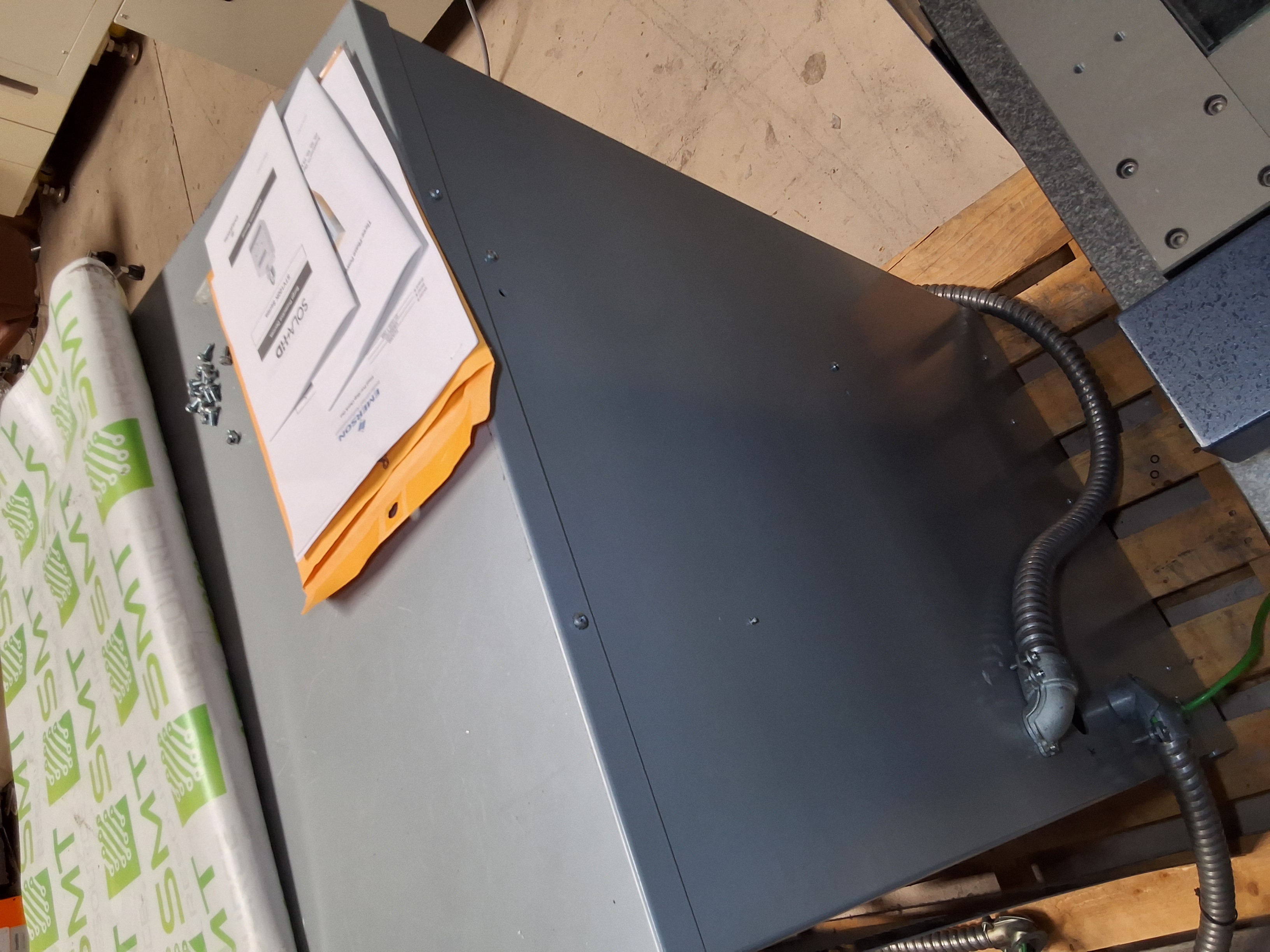 Used SOLATRON SolaHD EMERSON 63TCA350 3-PHASE POWER CONDITIONER & VOLTAGE REGULATOR 480VAC 50kVA - TESTED